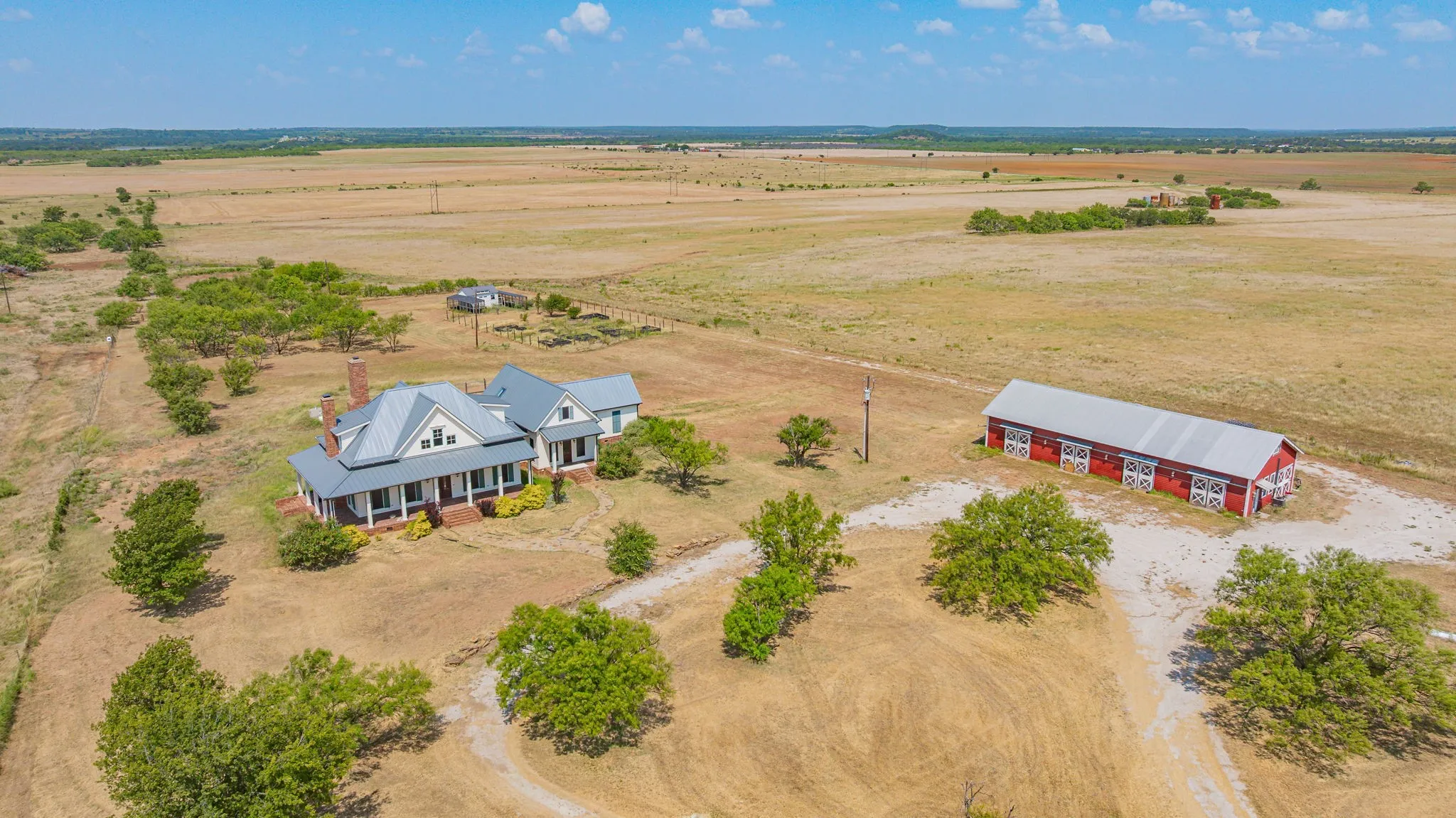 Single Family Residence For Sale in Young County , 12824 Fm 1769, Graham, Texas 76450, 3 Bedroom, 3 Bathroom, Garage spaces, 4,210 Sqft, built in 2011, mls#21353396, Real Estate Agent in Graham, Homes For Sale in Young county, Homes For Sale in Graham, Realtor in Graham Texas, Real Estate Brokerage Independent Realty Texas, Luminita Cordes Realtor