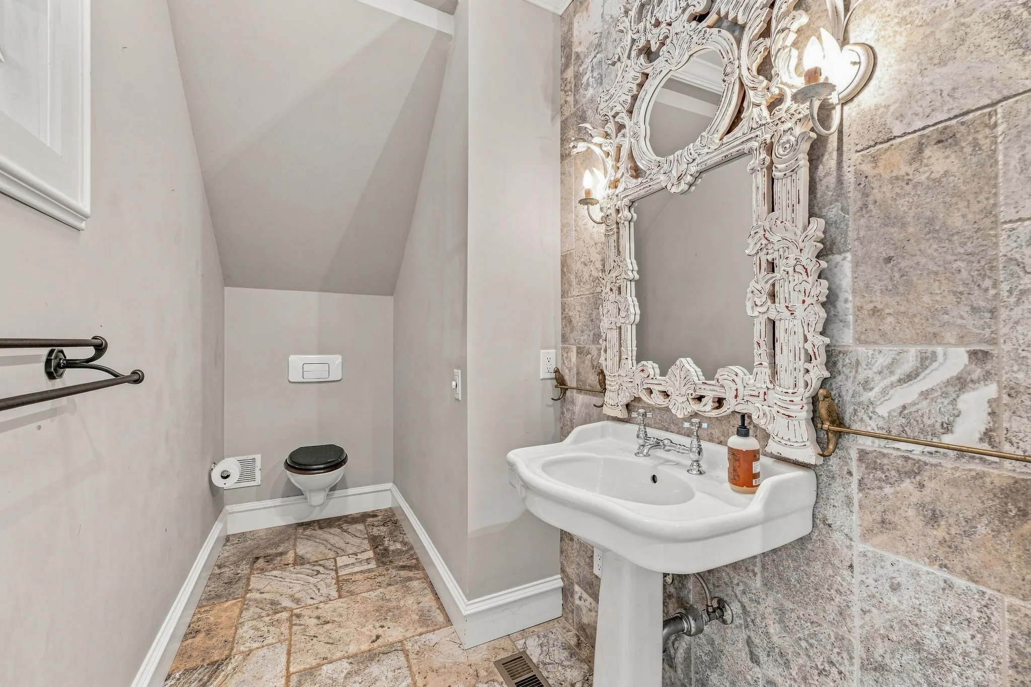 Single Family Residence For Sale in Young County , 12824 Fm 1769, Graham, Texas 76450, 3 Bedroom, 3 Bathroom, Garage spaces, 4,210 Sqft, built in 2011, mls#21353396, Real Estate Agent in Graham, Homes For Sale in Young county, Homes For Sale in Graham, Realtor in Graham Texas, Real Estate Brokerage Independent Realty Texas, Luminita Cordes Realtor