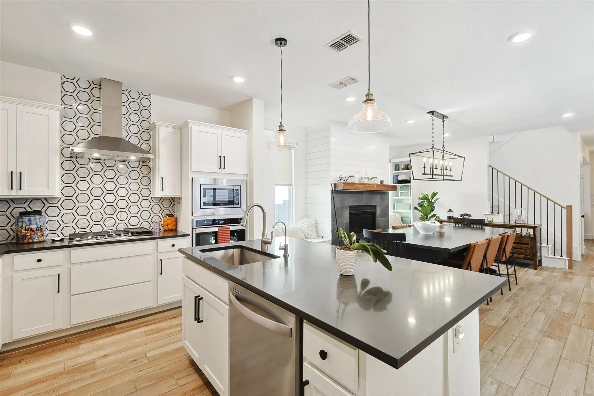 Single Family Residence For Rent in Denton County , 2420 Elm Place, Northlake, Texas 76247, 4 Bedroom, 3 Bathroom, 2 Garage spaces, 2,273 Sqft, built in 2020, mls#21355943, Real Estate Agent in Northlake, Homes For Rent in Denton county, Homes For Rent in Northlake, Realtor in Northlake Texas, Real Estate Brokerage Independent Realty Texas, Luminita Cordes Realtor