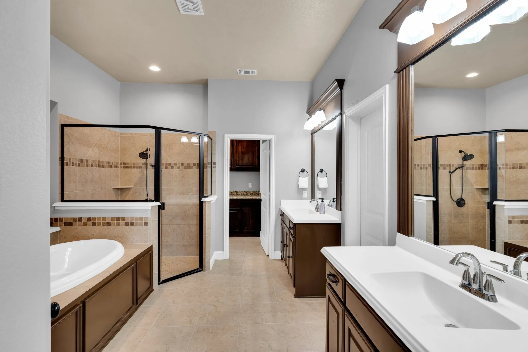 Single Family Residence For Sale in Ellis County , 102 Willowbrook Drive, Waxahachie, Texas 75165, 4 Bedroom, 3 Bathroom, 4 Garage spaces, 2,607 Sqft, built in 2015, mls#21355454, Real Estate Agent in Waxahachie, Homes For Sale in Ellis county, Homes For Sale in Waxahachie, Realtor in Waxahachie Texas, Real Estate Brokerage Independent Realty Texas, Luminita Cordes Realtor