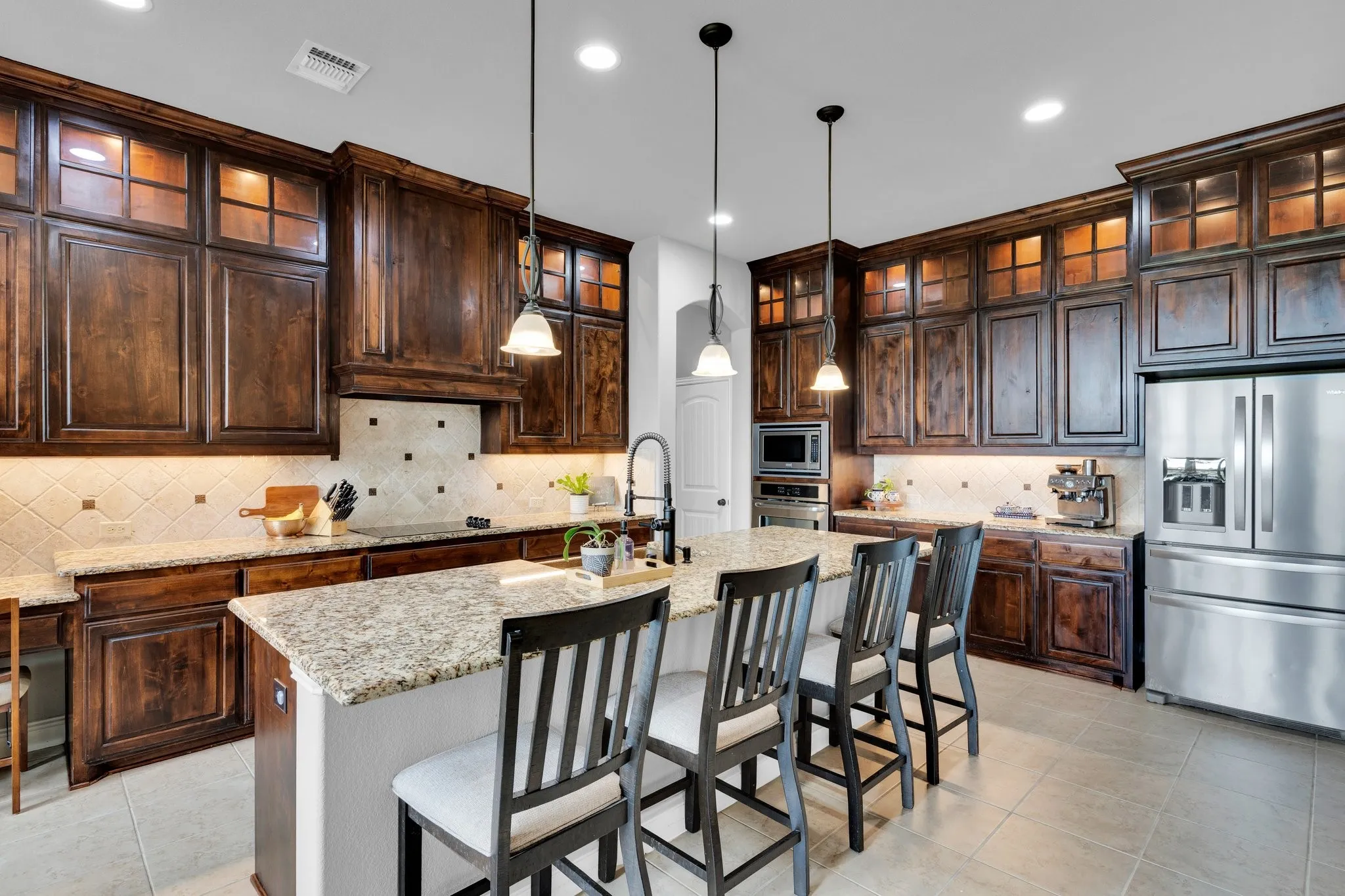 Single Family Residence For Sale in Ellis County , 102 Willowbrook Drive, Waxahachie, Texas 75165, 4 Bedroom, 3 Bathroom, 4 Garage spaces, 2,607 Sqft, built in 2015, mls#21355454, Real Estate Agent in Waxahachie, Homes For Sale in Ellis county, Homes For Sale in Waxahachie, Realtor in Waxahachie Texas, Real Estate Brokerage Independent Realty Texas, Luminita Cordes Realtor