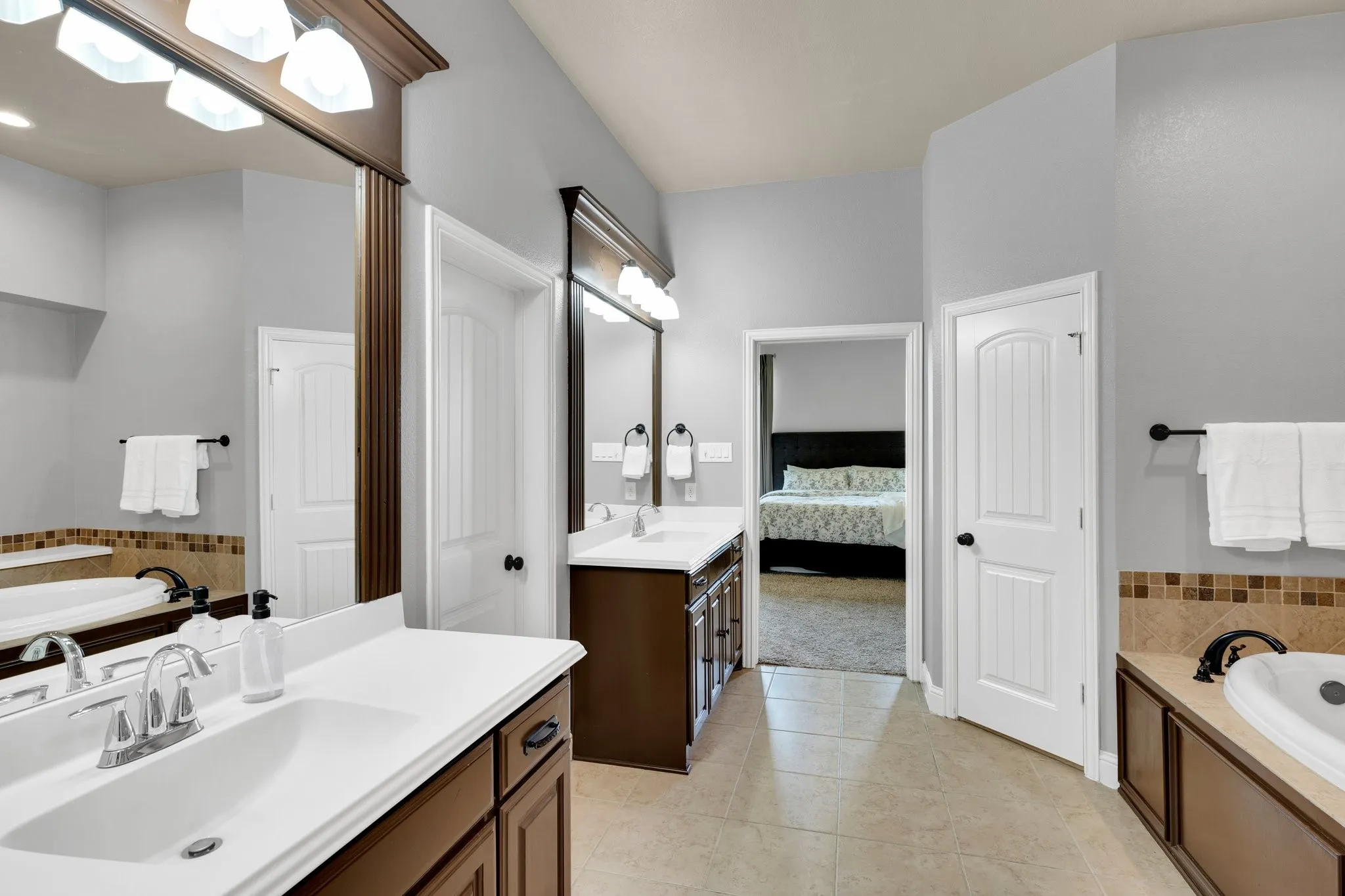 Single Family Residence For Sale in Ellis County , 102 Willowbrook Drive, Waxahachie, Texas 75165, 4 Bedroom, 3 Bathroom, 4 Garage spaces, 2,607 Sqft, built in 2015, mls#21355454, Real Estate Agent in Waxahachie, Homes For Sale in Ellis county, Homes For Sale in Waxahachie, Realtor in Waxahachie Texas, Real Estate Brokerage Independent Realty Texas, Luminita Cordes Realtor