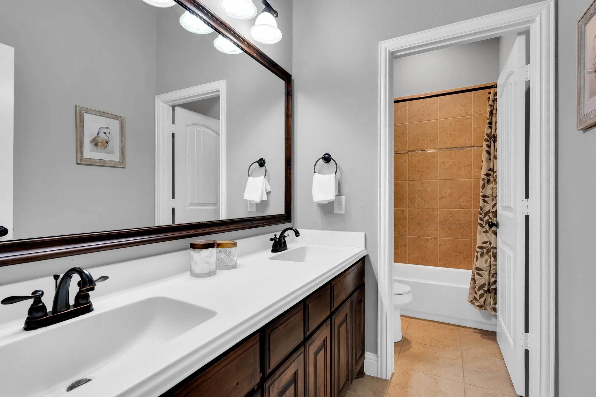 Single Family Residence For Sale in Ellis County , 102 Willowbrook Drive, Waxahachie, Texas 75165, 4 Bedroom, 3 Bathroom, 4 Garage spaces, 2,607 Sqft, built in 2015, mls#21355454, Real Estate Agent in Waxahachie, Homes For Sale in Ellis county, Homes For Sale in Waxahachie, Realtor in Waxahachie Texas, Real Estate Brokerage Independent Realty Texas, Luminita Cordes Realtor