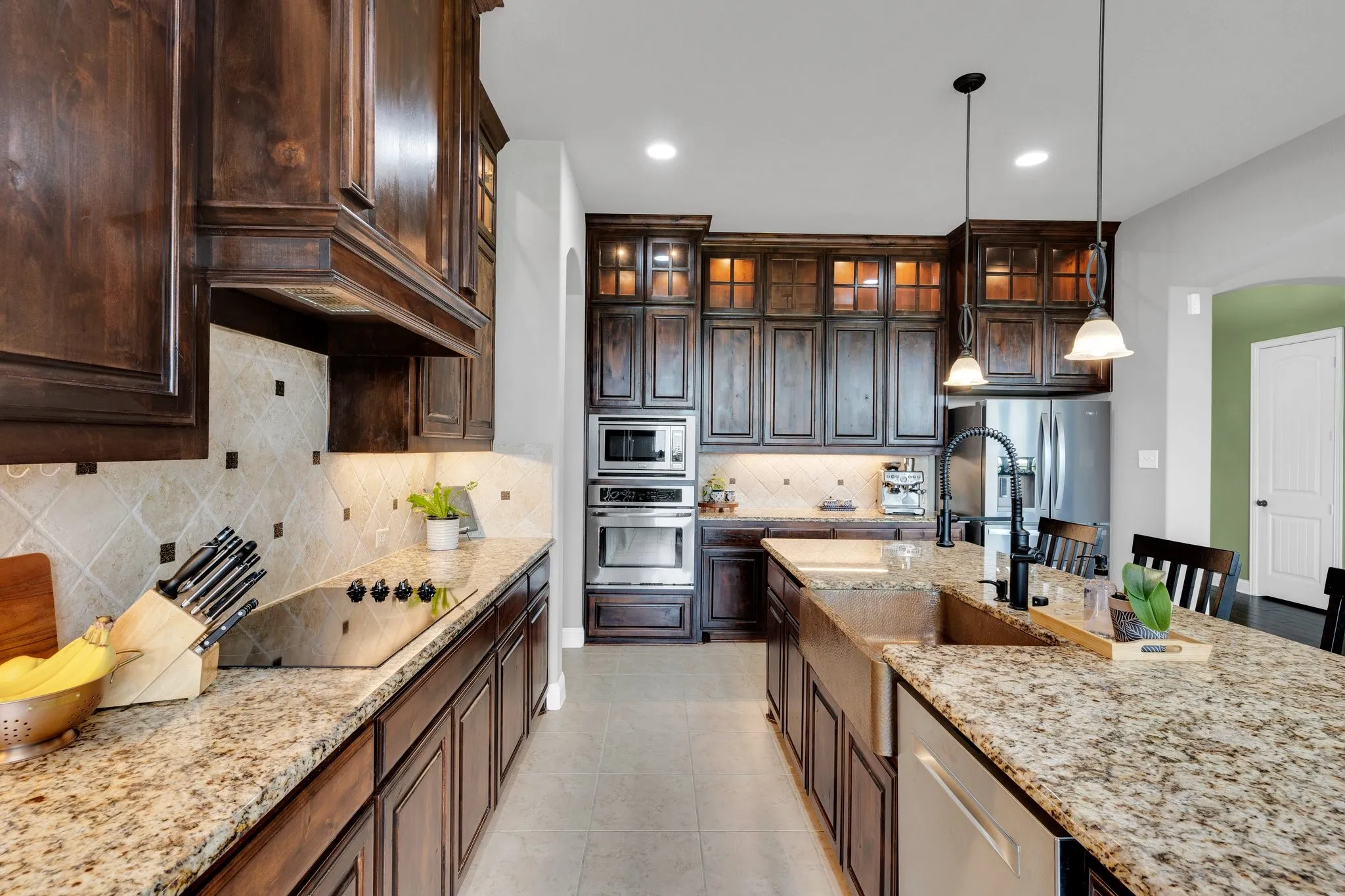 Single Family Residence For Sale in Ellis County , 102 Willowbrook Drive, Waxahachie, Texas 75165, 4 Bedroom, 3 Bathroom, 4 Garage spaces, 2,607 Sqft, built in 2015, mls#21355454, Real Estate Agent in Waxahachie, Homes For Sale in Ellis county, Homes For Sale in Waxahachie, Realtor in Waxahachie Texas, Real Estate Brokerage Independent Realty Texas, Luminita Cordes Realtor