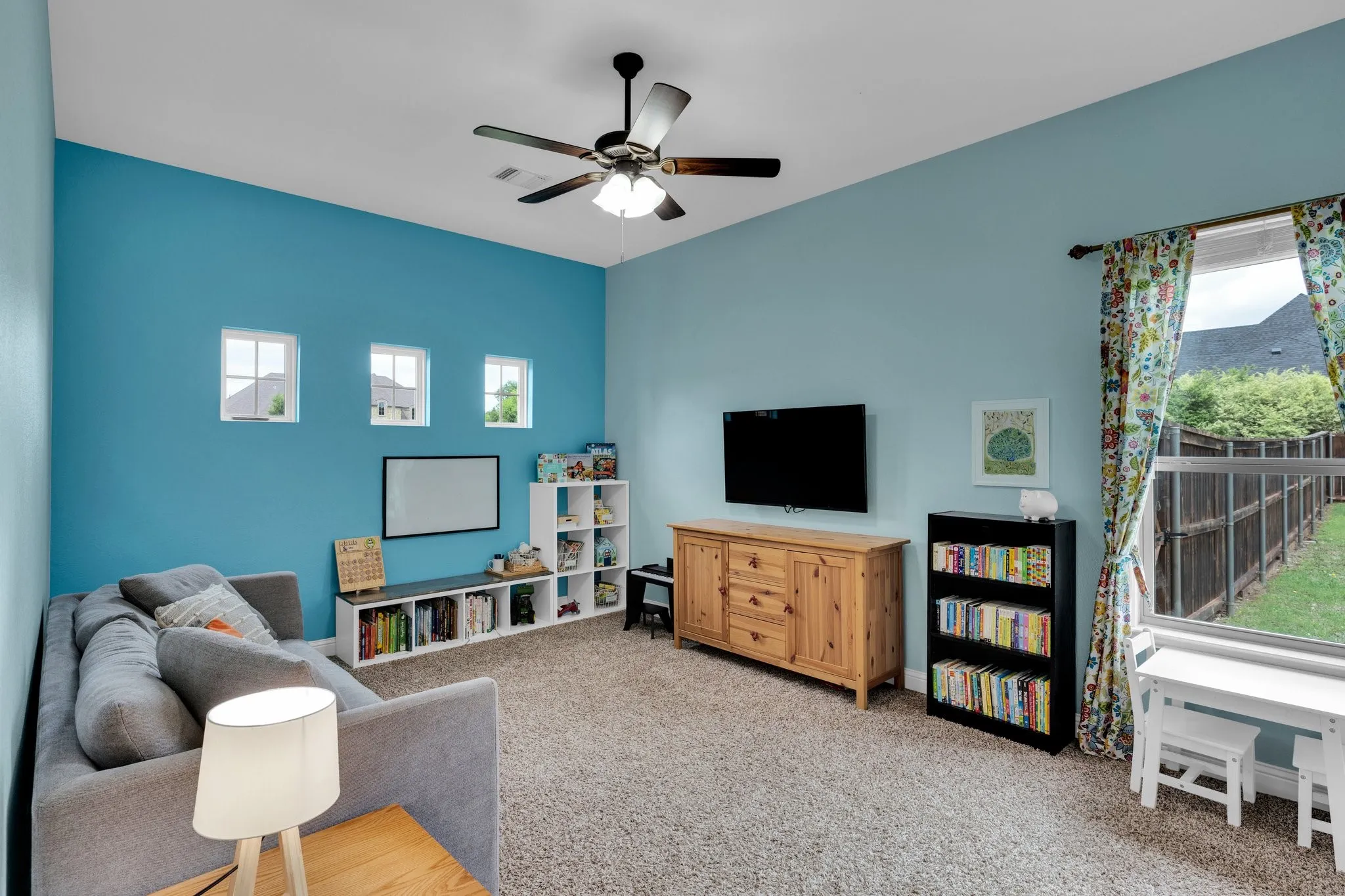 Single Family Residence For Sale in Ellis County , 102 Willowbrook Drive, Waxahachie, Texas 75165, 4 Bedroom, 3 Bathroom, 4 Garage spaces, 2,607 Sqft, built in 2015, mls#21355454, Real Estate Agent in Waxahachie, Homes For Sale in Ellis county, Homes For Sale in Waxahachie, Realtor in Waxahachie Texas, Real Estate Brokerage Independent Realty Texas, Luminita Cordes Realtor