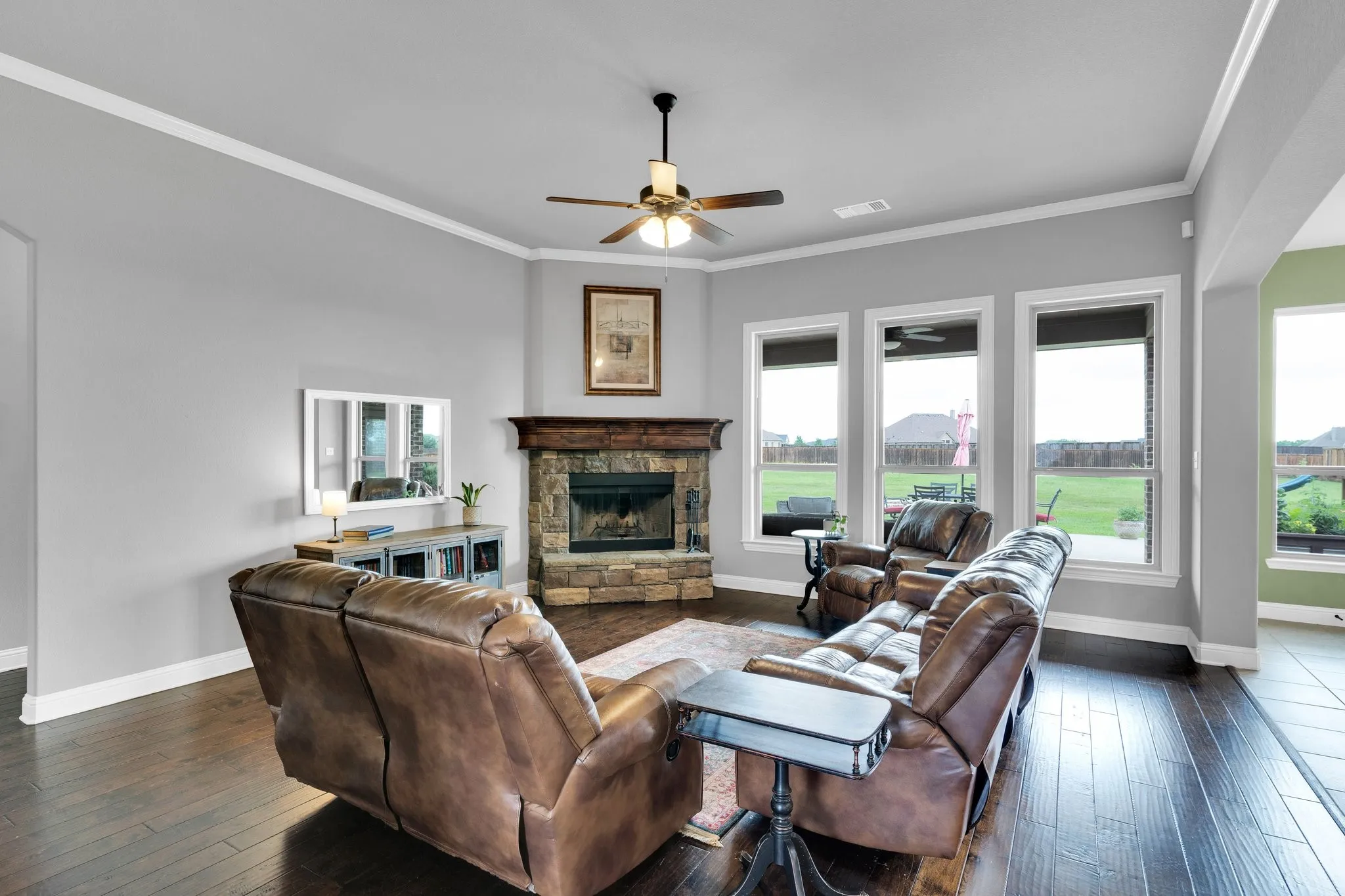 Single Family Residence For Sale in Ellis County , 102 Willowbrook Drive, Waxahachie, Texas 75165, 4 Bedroom, 3 Bathroom, 4 Garage spaces, 2,607 Sqft, built in 2015, mls#21355454, Real Estate Agent in Waxahachie, Homes For Sale in Ellis county, Homes For Sale in Waxahachie, Realtor in Waxahachie Texas, Real Estate Brokerage Independent Realty Texas, Luminita Cordes Realtor