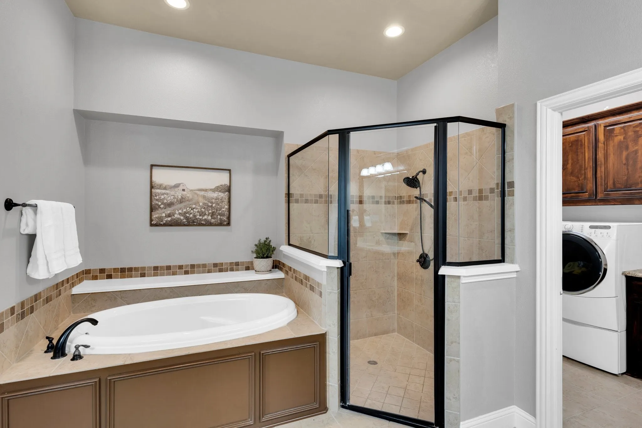 Single Family Residence For Sale in Ellis County , 102 Willowbrook Drive, Waxahachie, Texas 75165, 4 Bedroom, 3 Bathroom, 4 Garage spaces, 2,607 Sqft, built in 2015, mls#21355454, Real Estate Agent in Waxahachie, Homes For Sale in Ellis county, Homes For Sale in Waxahachie, Realtor in Waxahachie Texas, Real Estate Brokerage Independent Realty Texas, Luminita Cordes Realtor