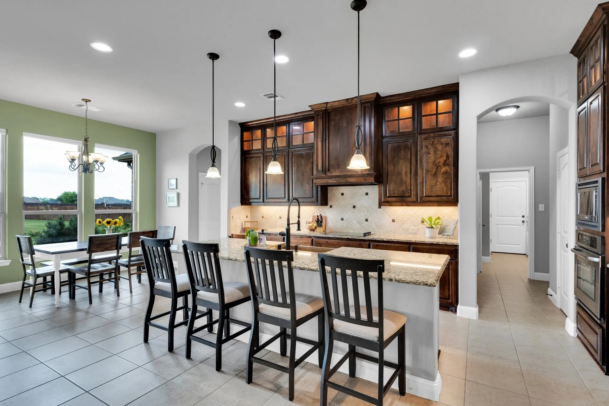 Single Family Residence For Sale in Ellis County , 102 Willowbrook Drive, Waxahachie, Texas 75165, 4 Bedroom, 3 Bathroom, 4 Garage spaces, 2,607 Sqft, built in 2015, mls#21355454, Real Estate Agent in Waxahachie, Homes For Sale in Ellis county, Homes For Sale in Waxahachie, Realtor in Waxahachie Texas, Real Estate Brokerage Independent Realty Texas, Luminita Cordes Realtor