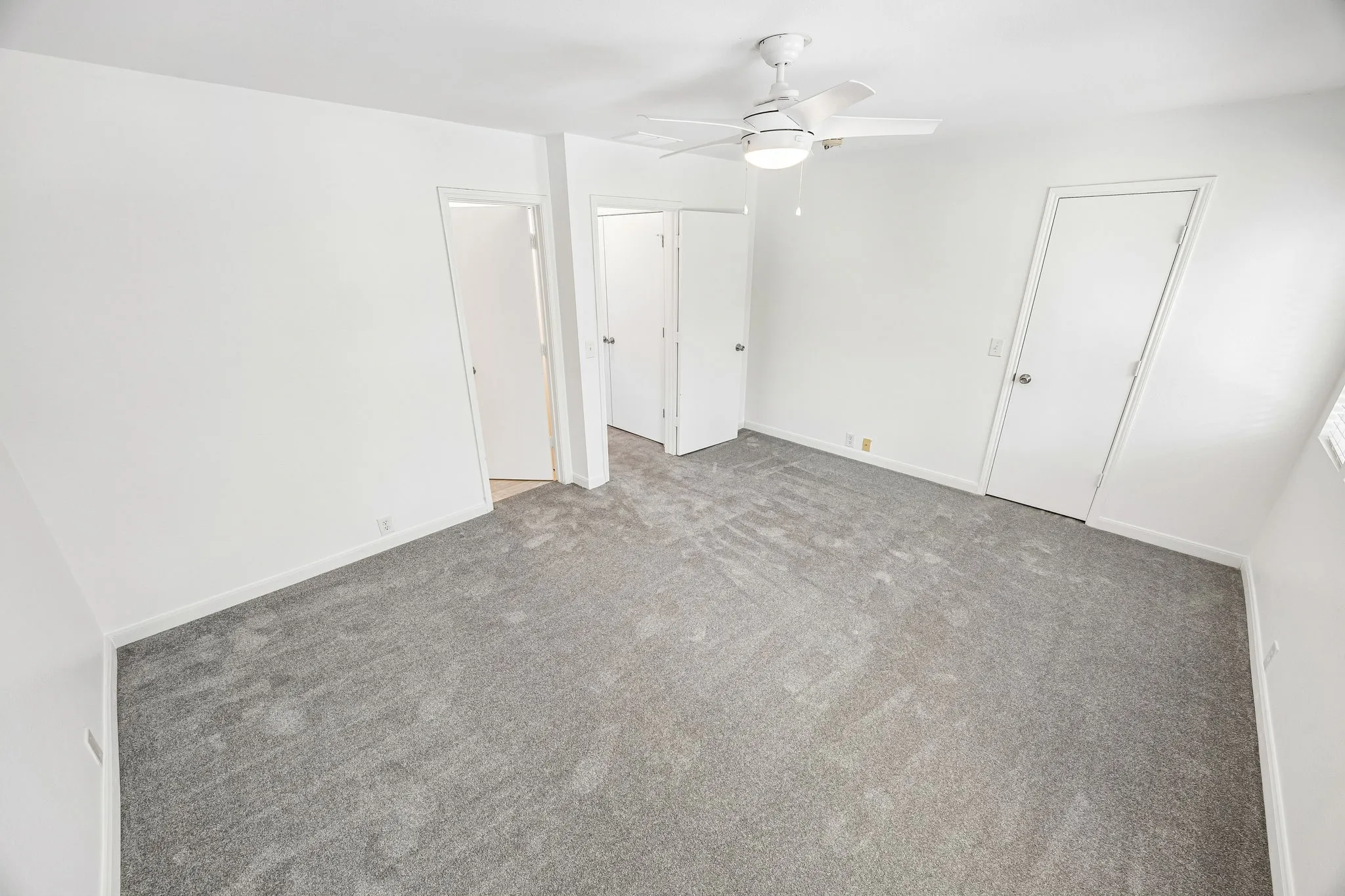 Townhouse For Sale in Collin County , 2617 Boedeker Drive, Plano, Texas 75074, 3 Bedroom, 2 Bathroom, 2 Garage spaces, 1,303 Sqft, built in 2004, Price $300,000, mls#21357615, Real Estate Agent in Plano, Homes For Sale in Collin county, Homes For Sale in Plano, Realtor in Plano Texas, Real Estate Brokerage Independent Realty Texas, Luminita Cordes Realtor