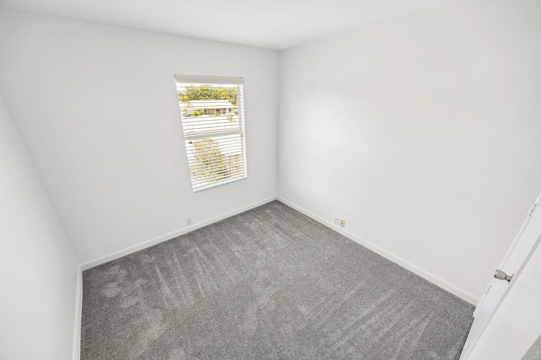 Townhouse For Sale in Collin County , 2617 Boedeker Drive, Plano, Texas 75074, 3 Bedroom, 2 Bathroom, 2 Garage spaces, 1,303 Sqft, built in 2004, Price $300,000, mls#21357615, Real Estate Agent in Plano, Homes For Sale in Collin county, Homes For Sale in Plano, Realtor in Plano Texas, Real Estate Brokerage Independent Realty Texas, Luminita Cordes Realtor