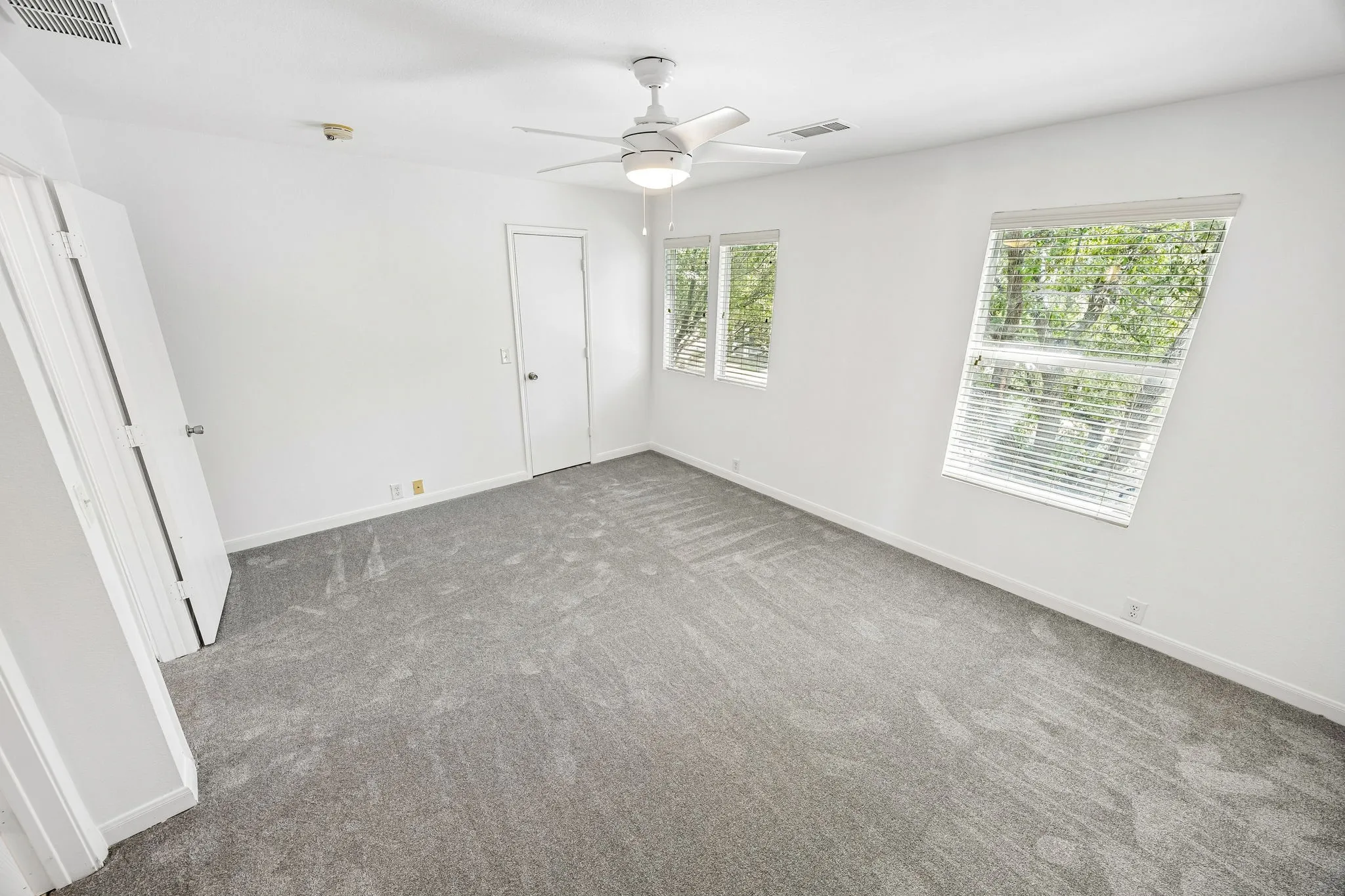 Townhouse For Sale in Collin County , 2617 Boedeker Drive, Plano, Texas 75074, 3 Bedroom, 2 Bathroom, 2 Garage spaces, 1,303 Sqft, built in 2004, Price $300,000, mls#21357615, Real Estate Agent in Plano, Homes For Sale in Collin county, Homes For Sale in Plano, Realtor in Plano Texas, Real Estate Brokerage Independent Realty Texas, Luminita Cordes Realtor
