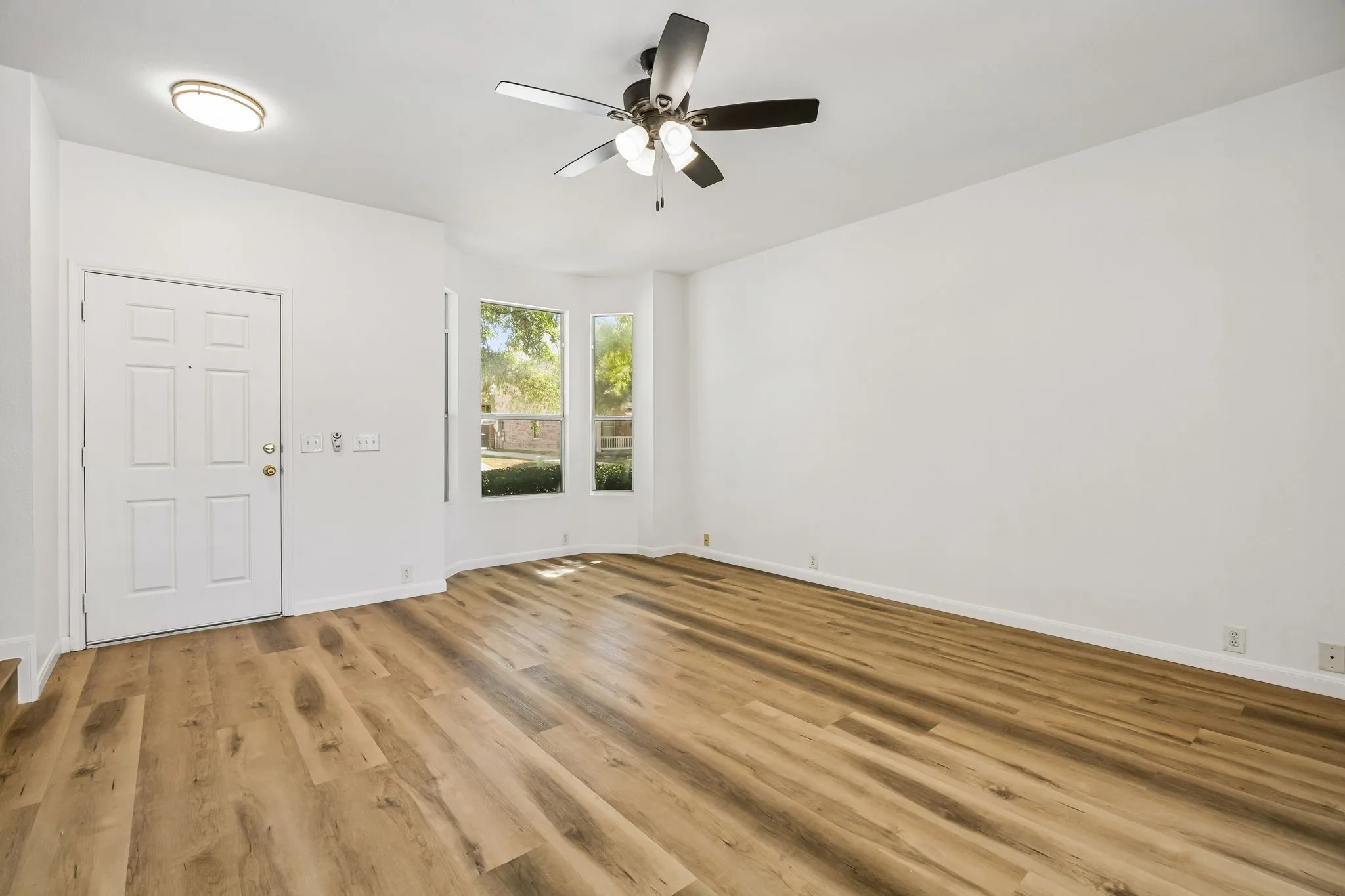 Townhouse For Sale in Collin County , 2617 Boedeker Drive, Plano, Texas 75074, 3 Bedroom, 2 Bathroom, 2 Garage spaces, 1,303 Sqft, built in 2004, Price $300,000, mls#21357615, Real Estate Agent in Plano, Homes For Sale in Collin county, Homes For Sale in Plano, Realtor in Plano Texas, Real Estate Brokerage Independent Realty Texas, Luminita Cordes Realtor