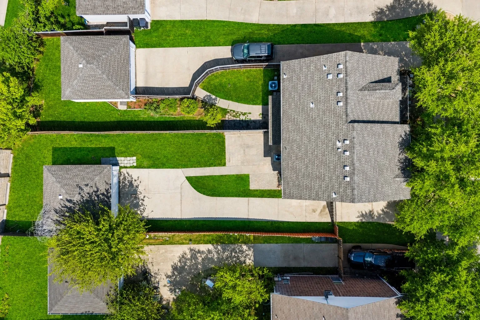 Townhouse For Sale in Collin County , 2617 Boedeker Drive, Plano, Texas 75074, 3 Bedroom, 2 Bathroom, 2 Garage spaces, 1,303 Sqft, built in 2004, Price $300,000, mls#21357615, Real Estate Agent in Plano, Homes For Sale in Collin county, Homes For Sale in Plano, Realtor in Plano Texas, Real Estate Brokerage Independent Realty Texas, Luminita Cordes Realtor