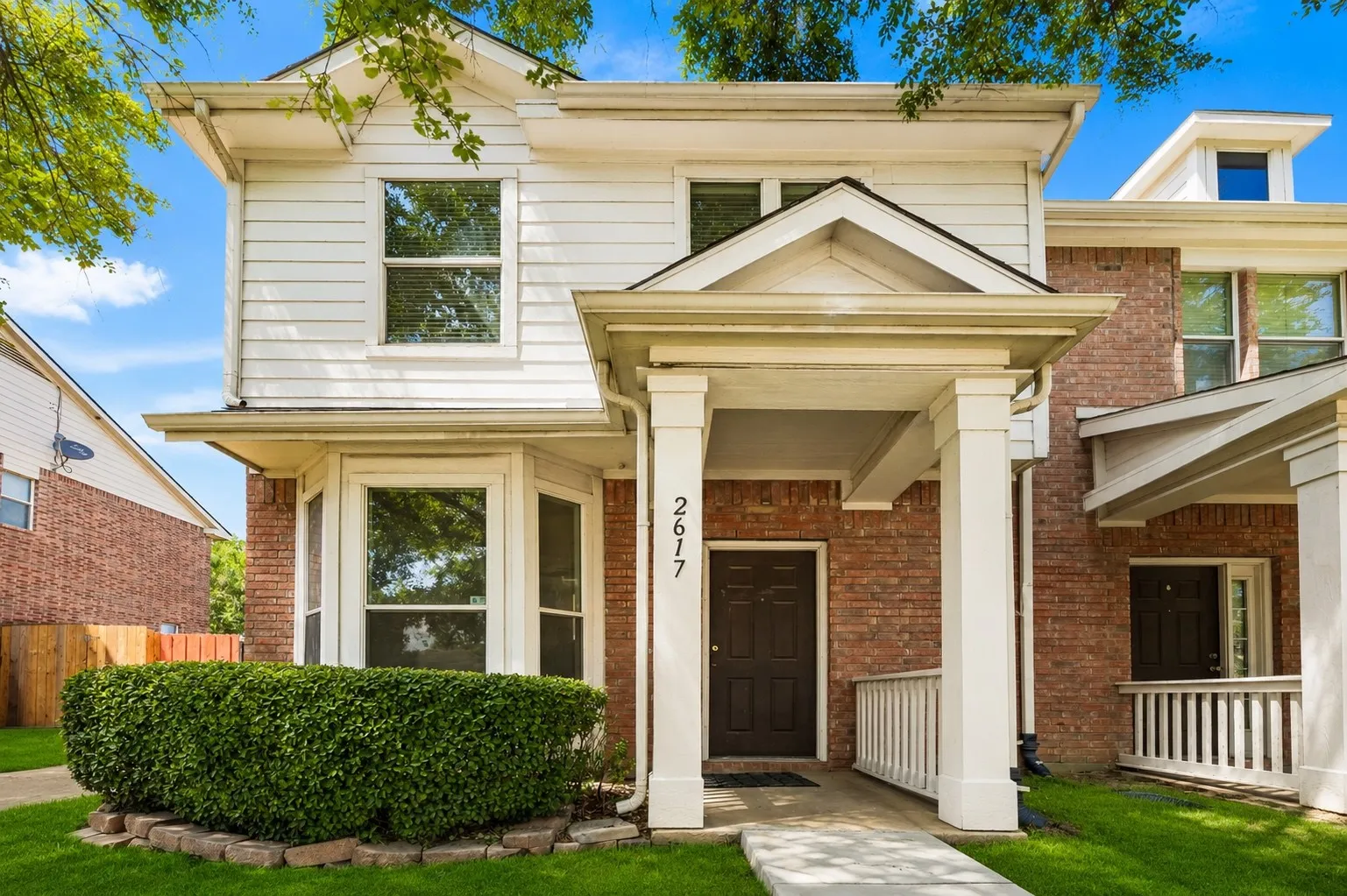 Townhouse For Sale in Collin County , 2617 Boedeker Drive, Plano, Texas 75074, 3 Bedroom, 2 Bathroom, 2 Garage spaces, 1,303 Sqft, built in 2004, Price $300,000, mls#21357615, Real Estate Agent in Plano, Homes For Sale in Collin county, Homes For Sale in Plano, Realtor in Plano Texas, Real Estate Brokerage Independent Realty Texas, Luminita Cordes Realtor