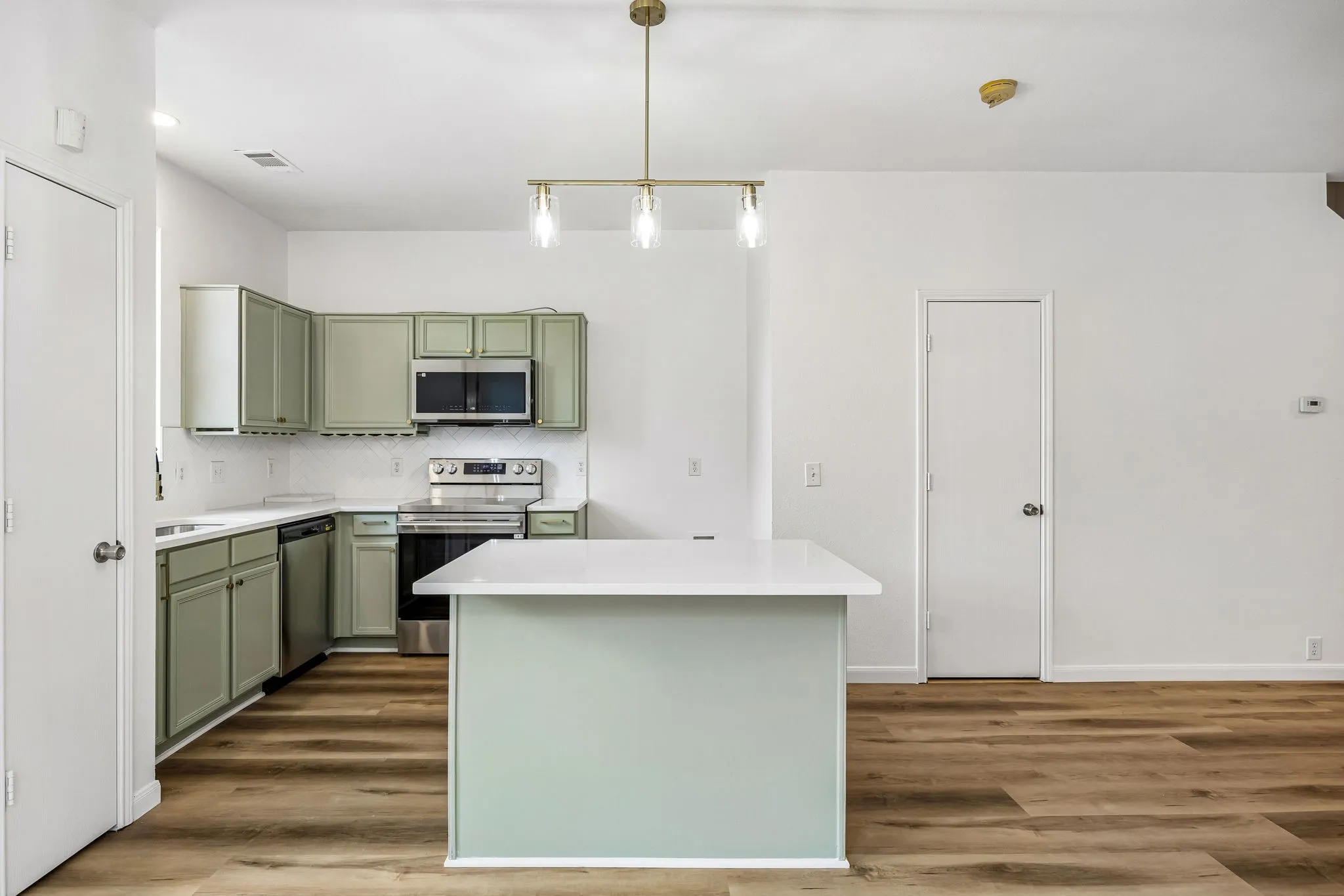 Townhouse For Sale in Collin County , 2617 Boedeker Drive, Plano, Texas 75074, 3 Bedroom, 2 Bathroom, 2 Garage spaces, 1,303 Sqft, built in 2004, Price $300,000, mls#21357615, Real Estate Agent in Plano, Homes For Sale in Collin county, Homes For Sale in Plano, Realtor in Plano Texas, Real Estate Brokerage Independent Realty Texas, Luminita Cordes Realtor