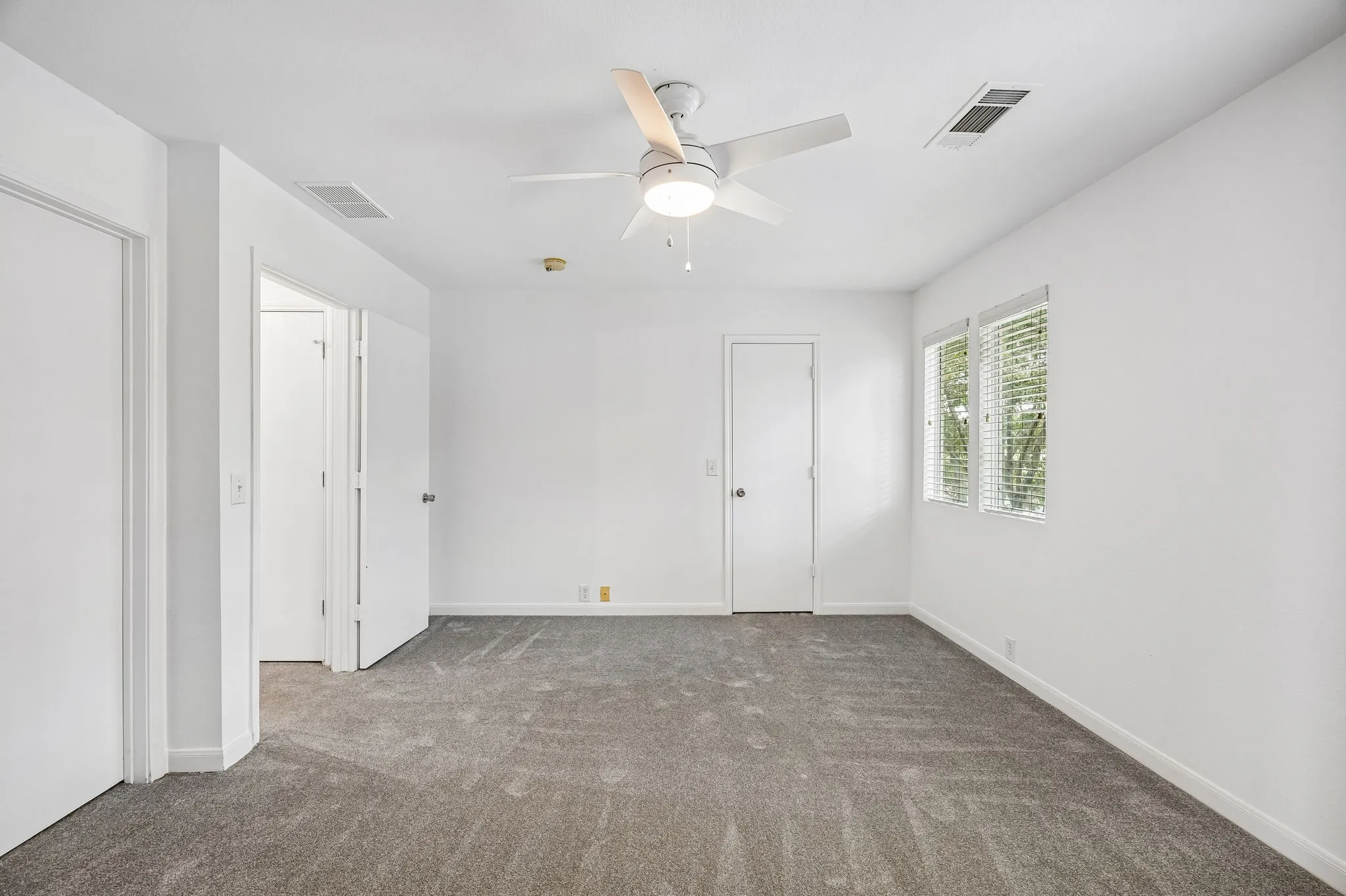 Townhouse For Sale in Collin County , 2617 Boedeker Drive, Plano, Texas 75074, 3 Bedroom, 2 Bathroom, 2 Garage spaces, 1,303 Sqft, built in 2004, Price $300,000, mls#21357615, Real Estate Agent in Plano, Homes For Sale in Collin county, Homes For Sale in Plano, Realtor in Plano Texas, Real Estate Brokerage Independent Realty Texas, Luminita Cordes Realtor