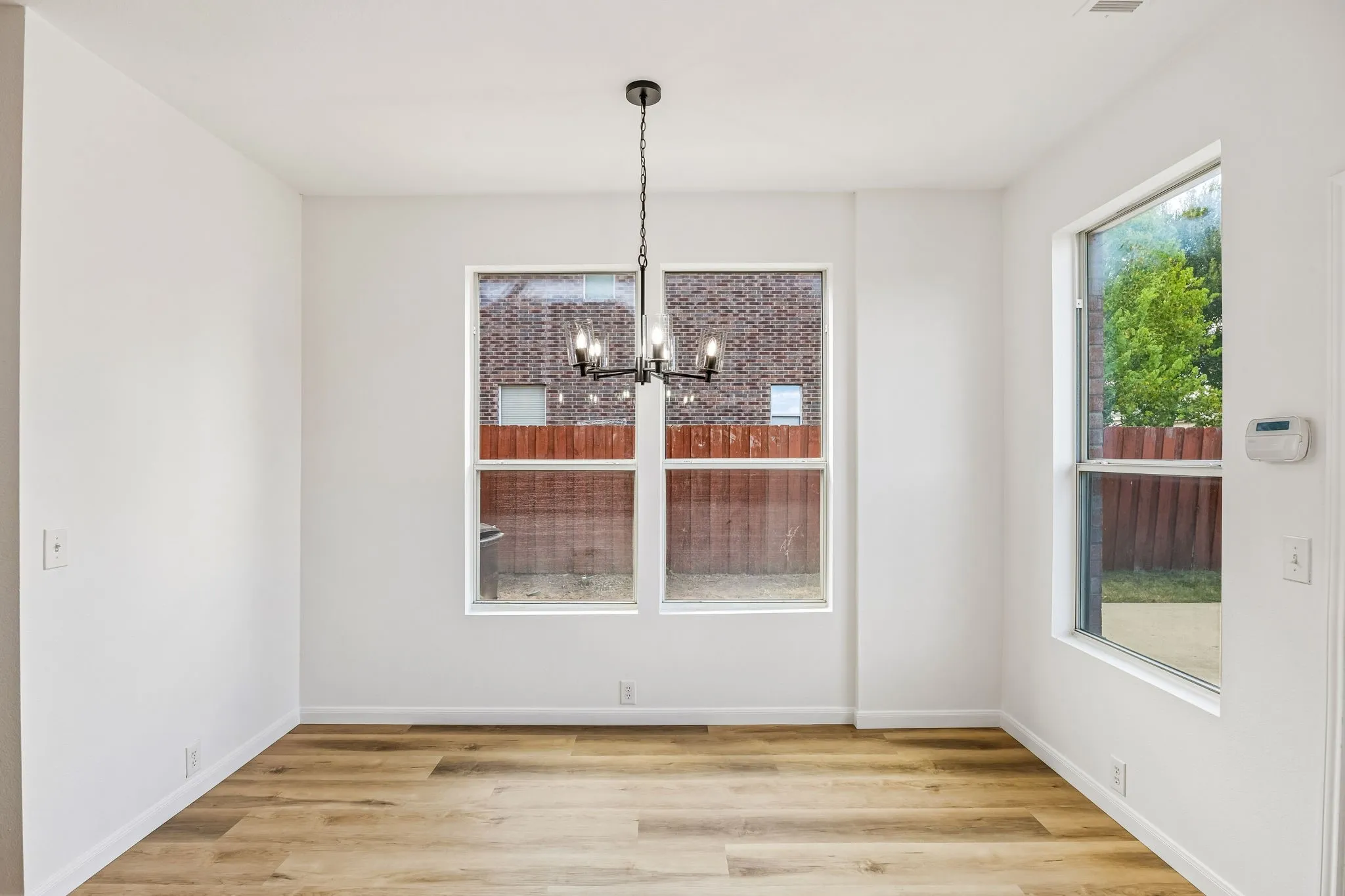 Townhouse For Sale in Collin County , 2617 Boedeker Drive, Plano, Texas 75074, 3 Bedroom, 2 Bathroom, 2 Garage spaces, 1,303 Sqft, built in 2004, Price $300,000, mls#21357615, Real Estate Agent in Plano, Homes For Sale in Collin county, Homes For Sale in Plano, Realtor in Plano Texas, Real Estate Brokerage Independent Realty Texas, Luminita Cordes Realtor
