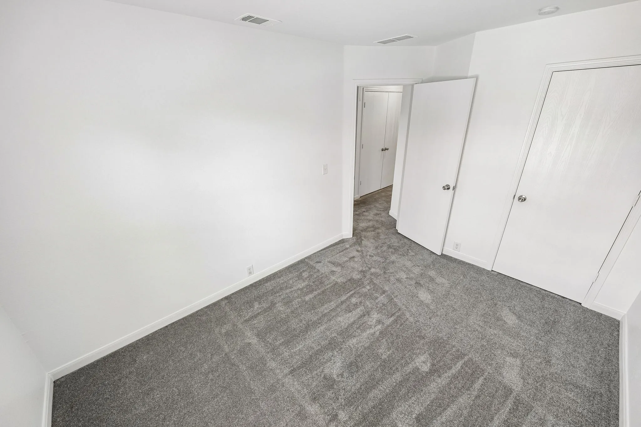 Townhouse For Sale in Collin County , 2617 Boedeker Drive, Plano, Texas 75074, 3 Bedroom, 2 Bathroom, 2 Garage spaces, 1,303 Sqft, built in 2004, Price $300,000, mls#21357615, Real Estate Agent in Plano, Homes For Sale in Collin county, Homes For Sale in Plano, Realtor in Plano Texas, Real Estate Brokerage Independent Realty Texas, Luminita Cordes Realtor