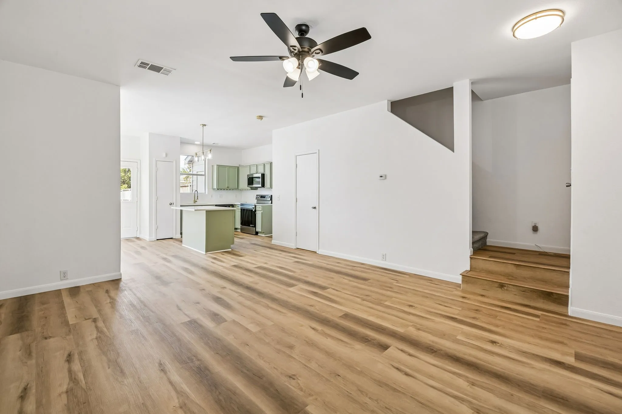 Townhouse For Sale in Collin County , 2617 Boedeker Drive, Plano, Texas 75074, 3 Bedroom, 2 Bathroom, 2 Garage spaces, 1,303 Sqft, built in 2004, Price $300,000, mls#21357615, Real Estate Agent in Plano, Homes For Sale in Collin county, Homes For Sale in Plano, Realtor in Plano Texas, Real Estate Brokerage Independent Realty Texas, Luminita Cordes Realtor