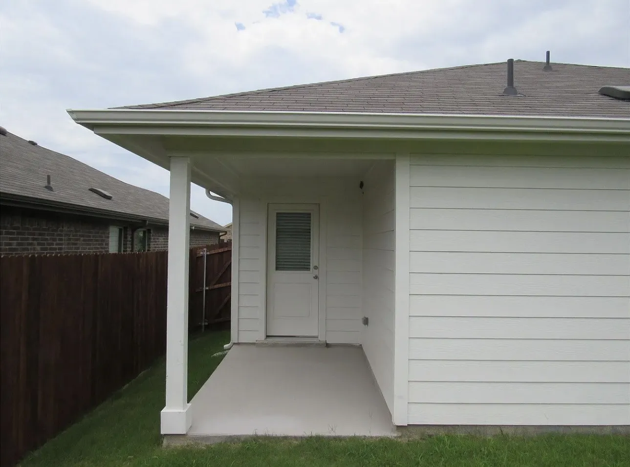 Single Family Residence For Rent in Denton County , 1612 Tin Roof Road, Krum, Texas 76249, 3 Bedroom, 2 Bathroom, 2 Garage spaces, 1,399 Sqft, built in 2026, mls#21357850, Real Estate Agent in Krum, Homes For Rent in Denton county, Homes For Rent in Krum, Realtor in Krum Texas, Real Estate Brokerage Independent Realty Texas, Luminita Cordes Realtor