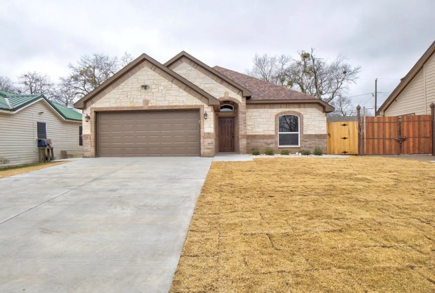 Single Family Residence For Rent in Tarrant County , 125 N Las Vegas Trail, White Settlement, Texas 76108, 3 Bedroom, 2 Bathroom, 2 Garage spaces, 1,608 Sqft, built in 2020, mls#21357852, Real Estate Agent in White Settlement, Homes For Rent in Tarrant county, Homes For Rent in White Settlement, Realtor in White Settlement Texas, Real Estate Brokerage Independent Realty Texas, Luminita Cordes Realtor