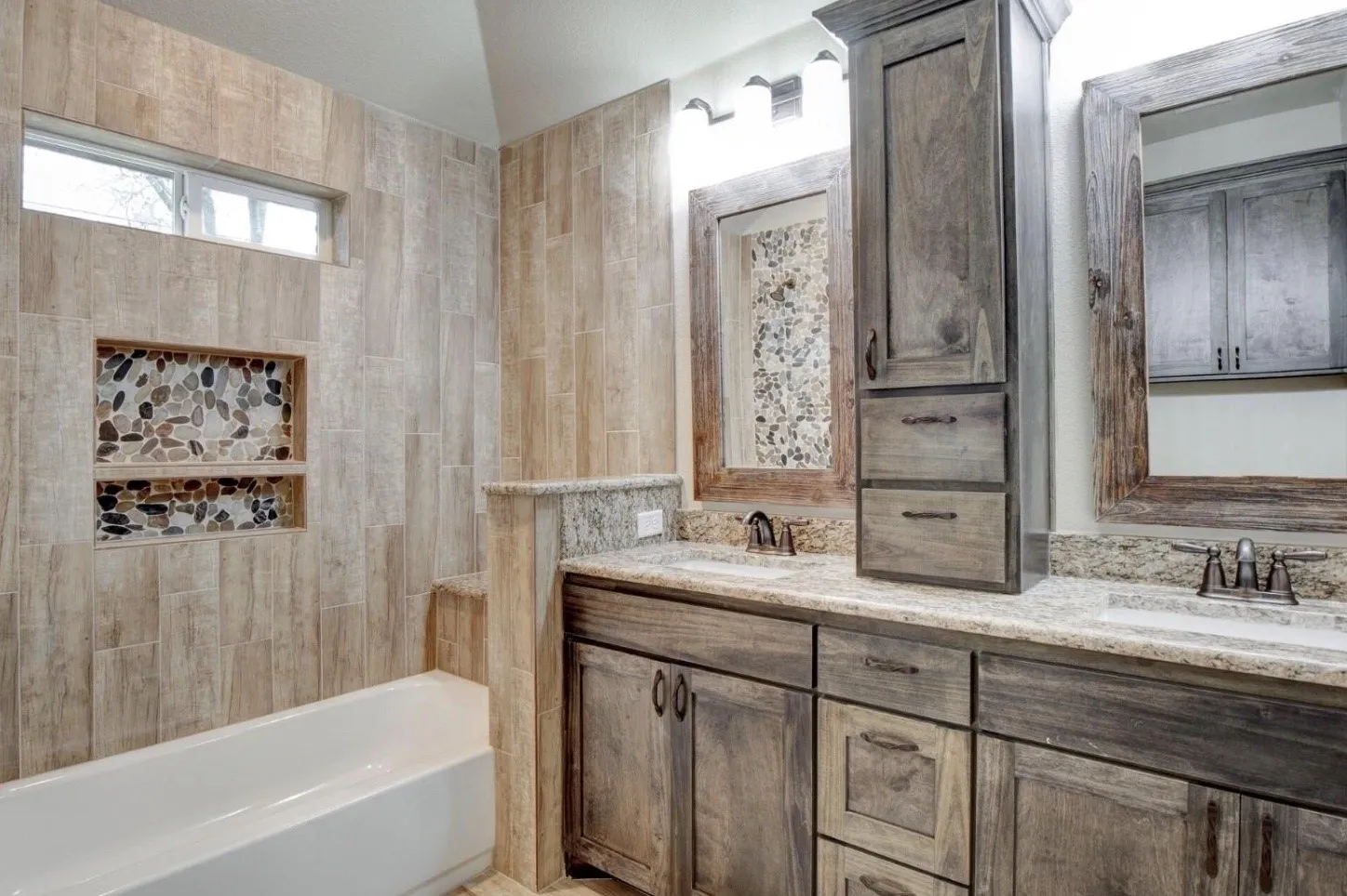 Single Family Residence For Rent in Tarrant County , 125 N Las Vegas Trail, White Settlement, Texas 76108, 3 Bedroom, 2 Bathroom, 2 Garage spaces, 1,608 Sqft, built in 2020, mls#21357852, Real Estate Agent in White Settlement, Homes For Rent in Tarrant county, Homes For Rent in White Settlement, Realtor in White Settlement Texas, Real Estate Brokerage Independent Realty Texas, Luminita Cordes Realtor