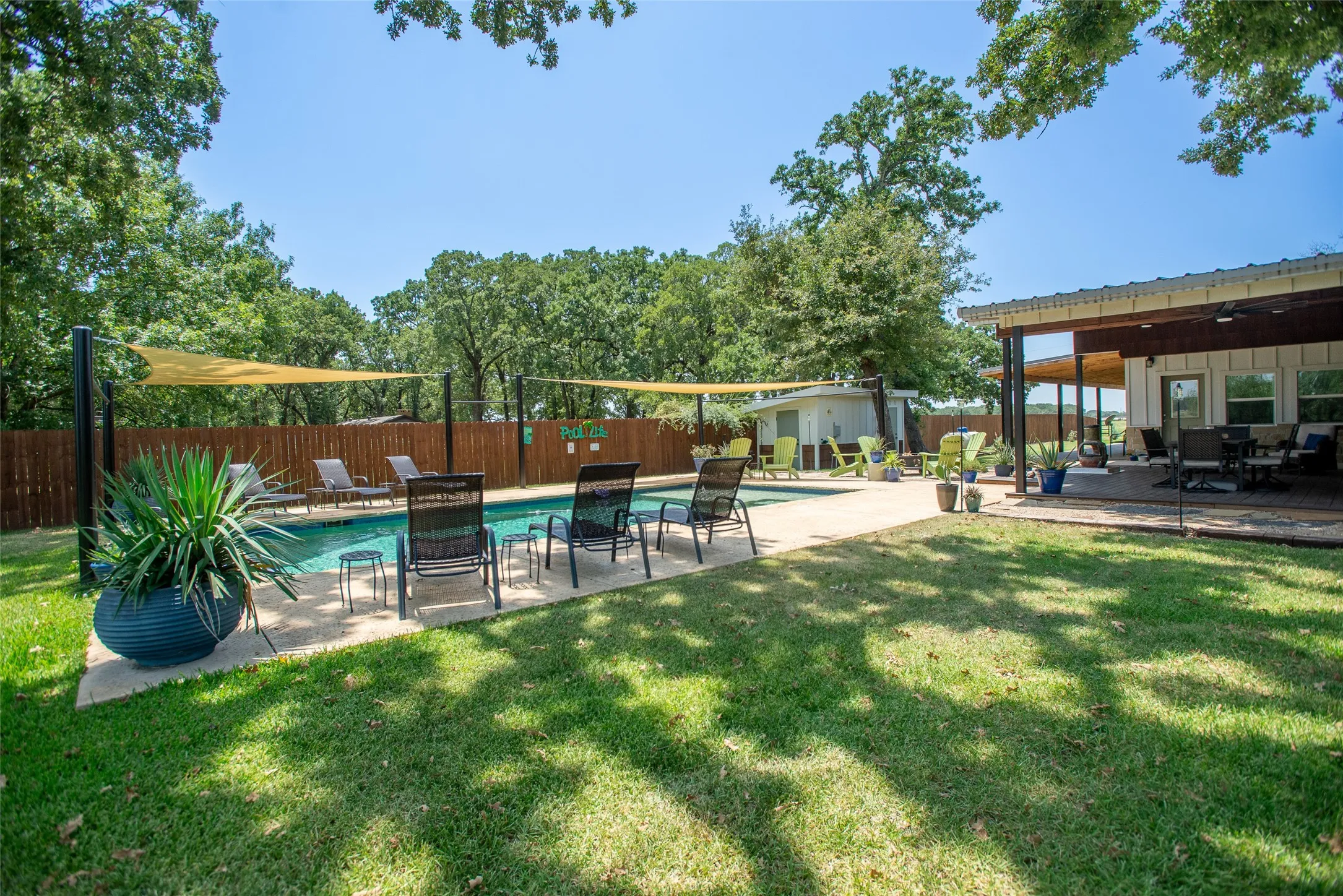 Single Family Residence For Sale in Henderson County , 116 Pauline Road, Mabank, Texas 75156, 4 Bedroom, 2 Bathroom, 2 Garage spaces, 2,843 Sqft, built in 2017, mls#21354539, Real Estate Agent in Mabank, Homes For Sale in Henderson county, Homes For Sale in Mabank, Realtor in Mabank Texas, Real Estate Brokerage Independent Realty Texas, Luminita Cordes Realtor