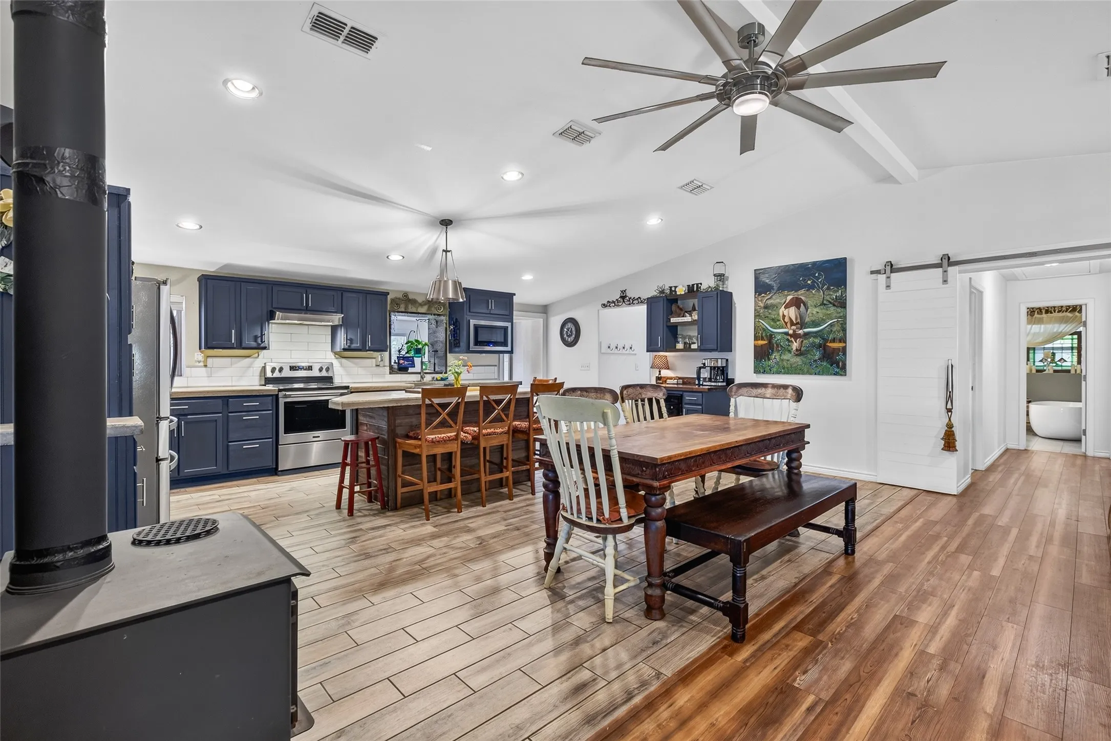 Single Family Residence For Sale in Henderson County , 116 Pauline Road, Mabank, Texas 75156, 4 Bedroom, 2 Bathroom, 2 Garage spaces, 2,843 Sqft, built in 2017, mls#21354539, Real Estate Agent in Mabank, Homes For Sale in Henderson county, Homes For Sale in Mabank, Realtor in Mabank Texas, Real Estate Brokerage Independent Realty Texas, Luminita Cordes Realtor