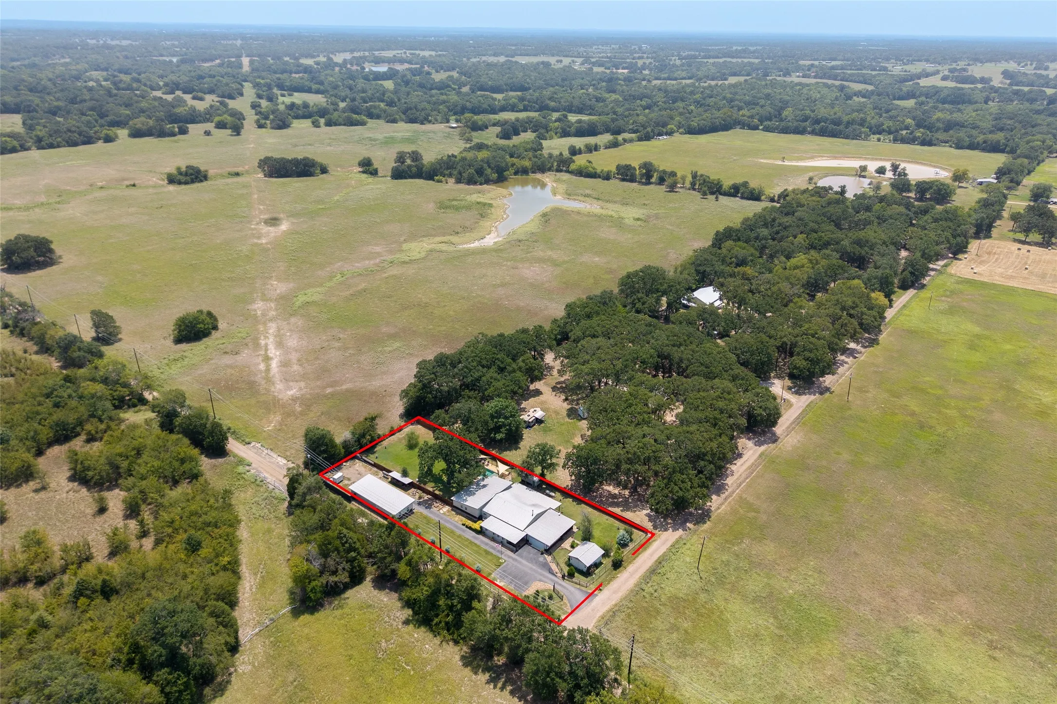 Single Family Residence For Sale in Henderson County , 116 Pauline Road, Mabank, Texas 75156, 4 Bedroom, 2 Bathroom, 2 Garage spaces, 2,843 Sqft, built in 2017, mls#21354539, Real Estate Agent in Mabank, Homes For Sale in Henderson county, Homes For Sale in Mabank, Realtor in Mabank Texas, Real Estate Brokerage Independent Realty Texas, Luminita Cordes Realtor