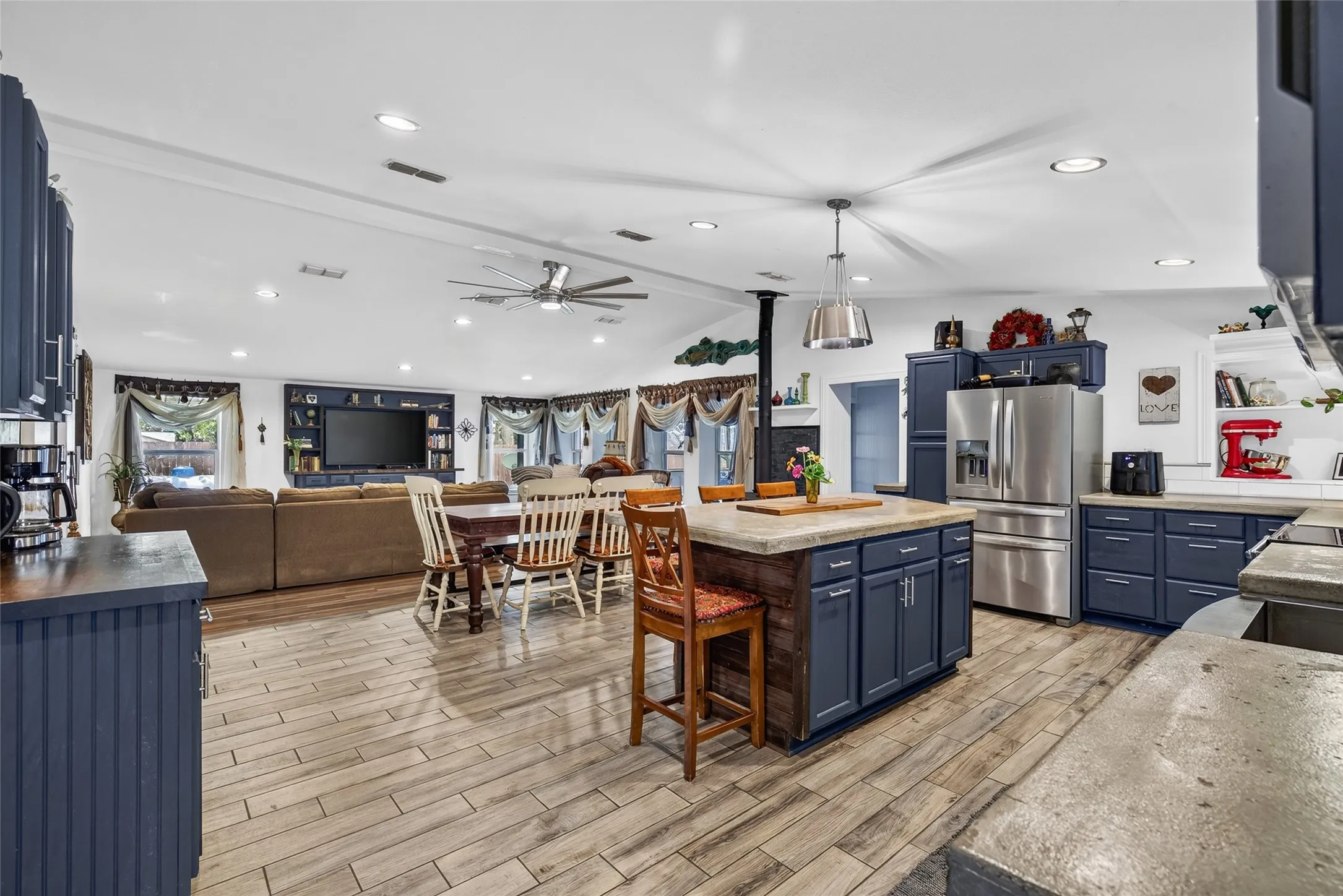 Single Family Residence For Sale in Henderson County , 116 Pauline Road, Mabank, Texas 75156, 4 Bedroom, 2 Bathroom, 2 Garage spaces, 2,843 Sqft, built in 2017, mls#21354539, Real Estate Agent in Mabank, Homes For Sale in Henderson county, Homes For Sale in Mabank, Realtor in Mabank Texas, Real Estate Brokerage Independent Realty Texas, Luminita Cordes Realtor