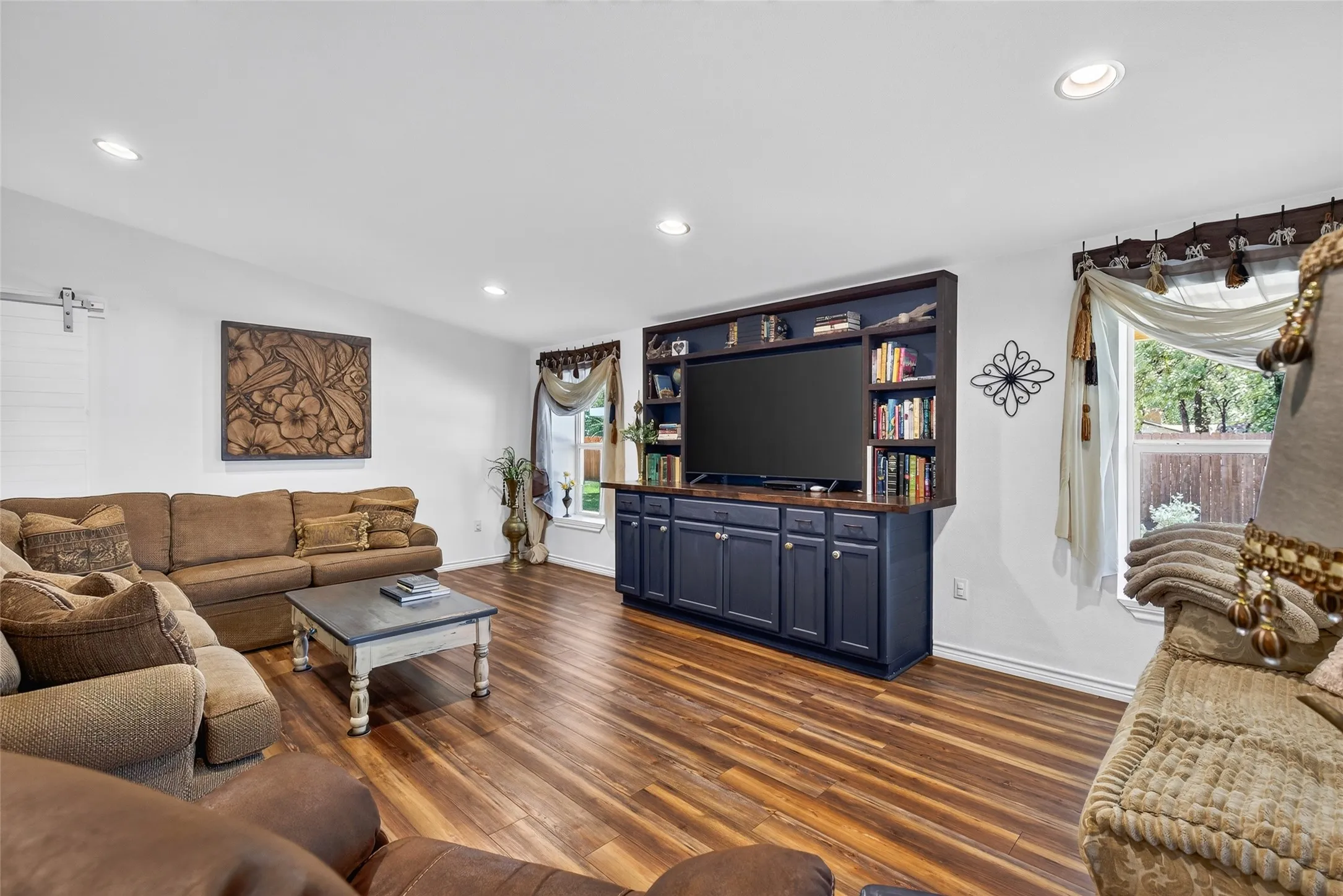 Single Family Residence For Sale in Henderson County , 116 Pauline Road, Mabank, Texas 75156, 4 Bedroom, 2 Bathroom, 2 Garage spaces, 2,843 Sqft, built in 2017, mls#21354539, Real Estate Agent in Mabank, Homes For Sale in Henderson county, Homes For Sale in Mabank, Realtor in Mabank Texas, Real Estate Brokerage Independent Realty Texas, Luminita Cordes Realtor