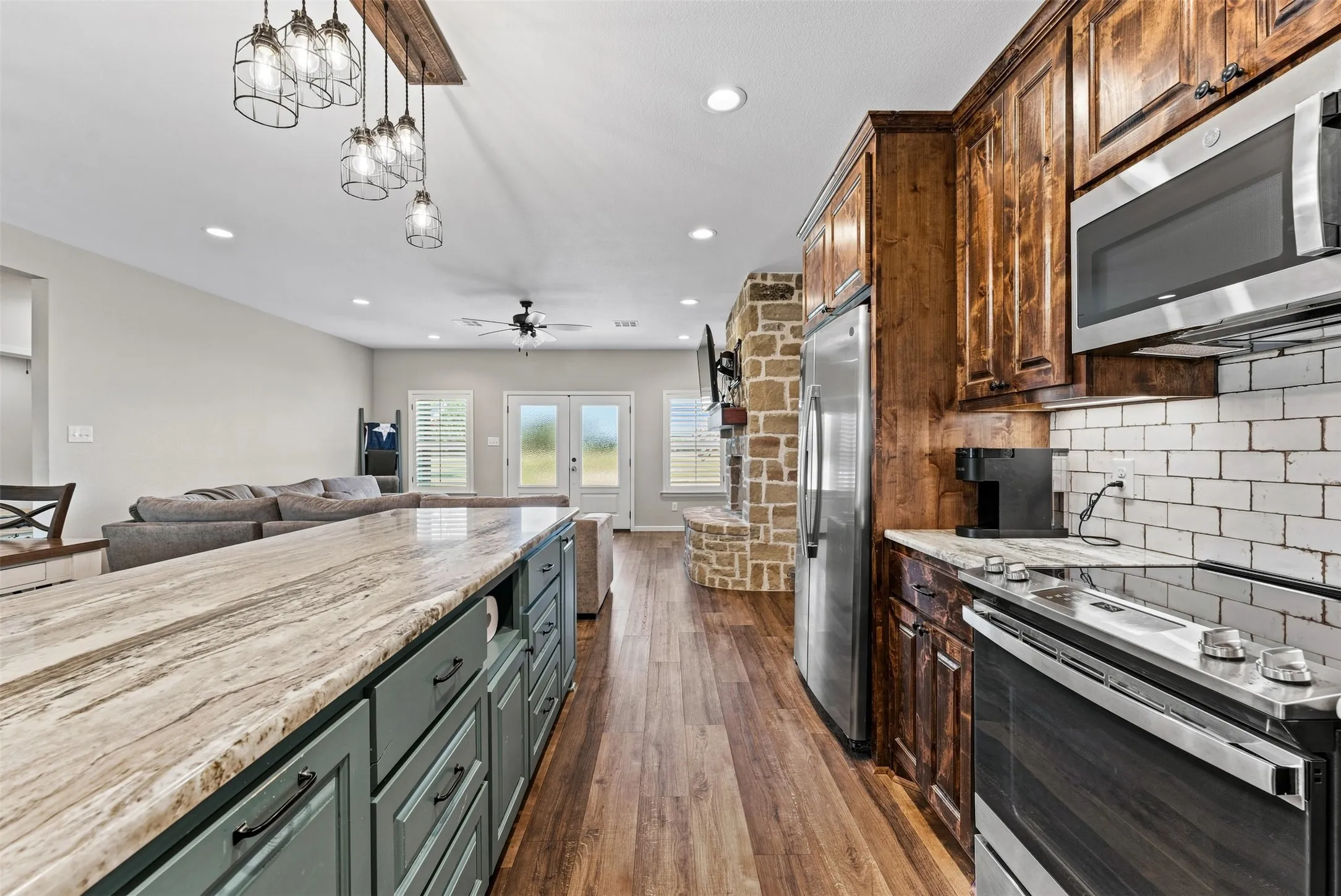 Single Family Residence For Sale in Mc Lennan County , 717 Dove Hill Lane, China Spring, Texas 76633, 3 Bedroom, 3 Bathroom, Garage spaces, 1,817 Sqft, built in 2021, mls#21355682, Real Estate Agent in China Spring, Homes For Sale in Mc Lennan county, Homes For Sale in China Spring, Realtor in China Spring Texas, Real Estate Brokerage Independent Realty Texas, Luminita Cordes Realtor