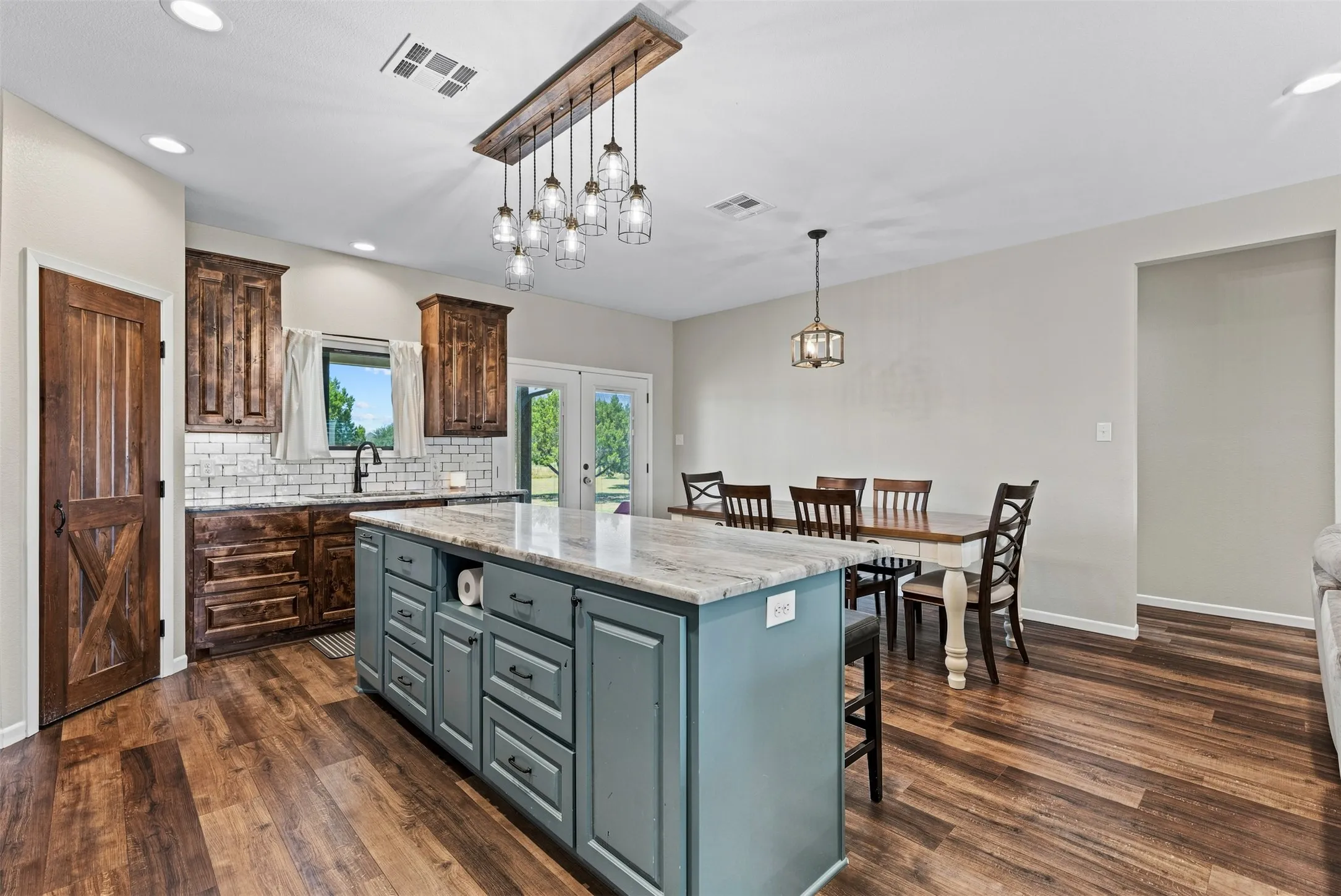 Single Family Residence For Sale in Mc Lennan County , 717 Dove Hill Lane, China Spring, Texas 76633, 3 Bedroom, 3 Bathroom, Garage spaces, 1,817 Sqft, built in 2021, mls#21355682, Real Estate Agent in China Spring, Homes For Sale in Mc Lennan county, Homes For Sale in China Spring, Realtor in China Spring Texas, Real Estate Brokerage Independent Realty Texas, Luminita Cordes Realtor