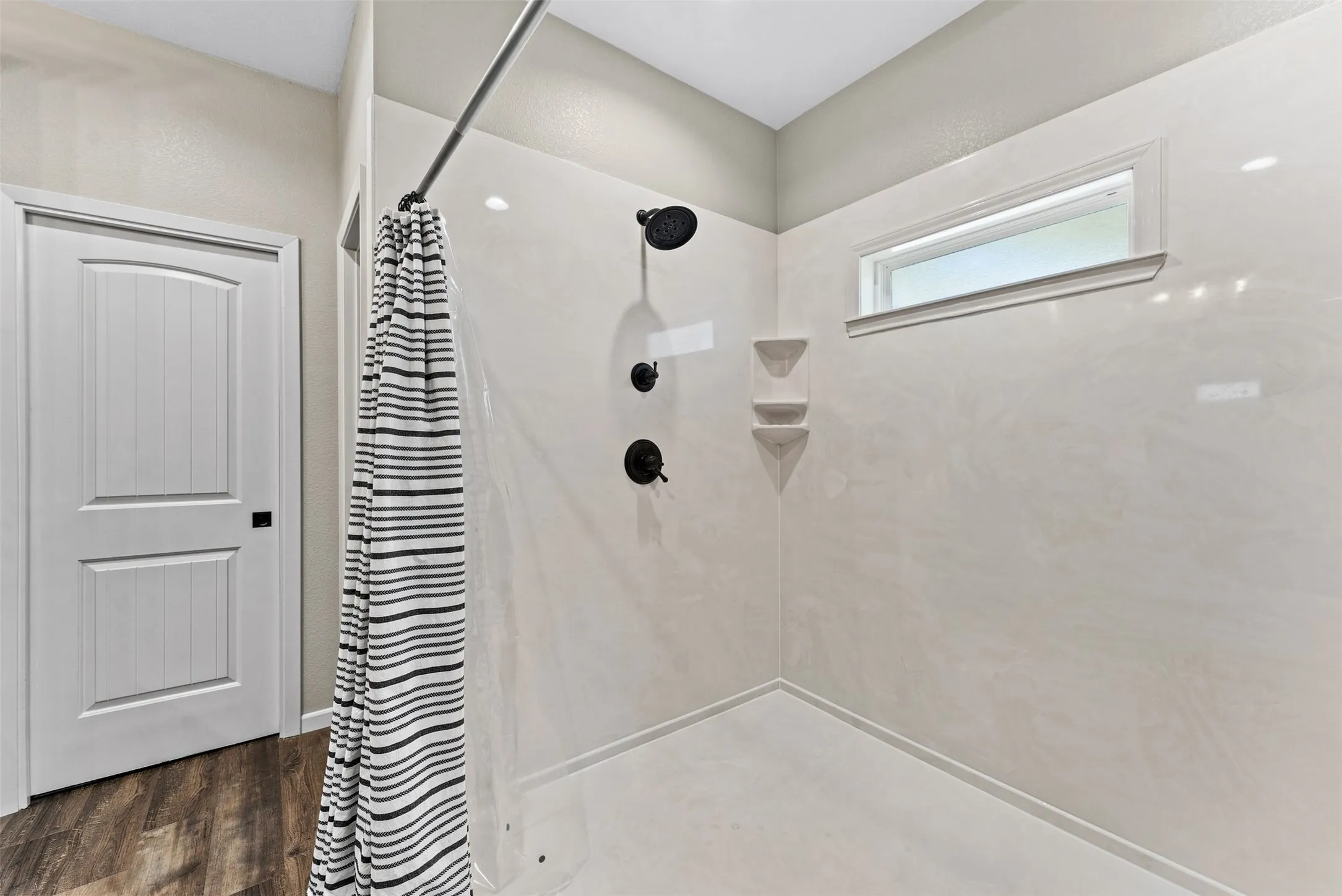 Single Family Residence For Sale in Mc Lennan County , 717 Dove Hill Lane, China Spring, Texas 76633, 3 Bedroom, 3 Bathroom, Garage spaces, 1,817 Sqft, built in 2021, mls#21355682, Real Estate Agent in China Spring, Homes For Sale in Mc Lennan county, Homes For Sale in China Spring, Realtor in China Spring Texas, Real Estate Brokerage Independent Realty Texas, Luminita Cordes Realtor