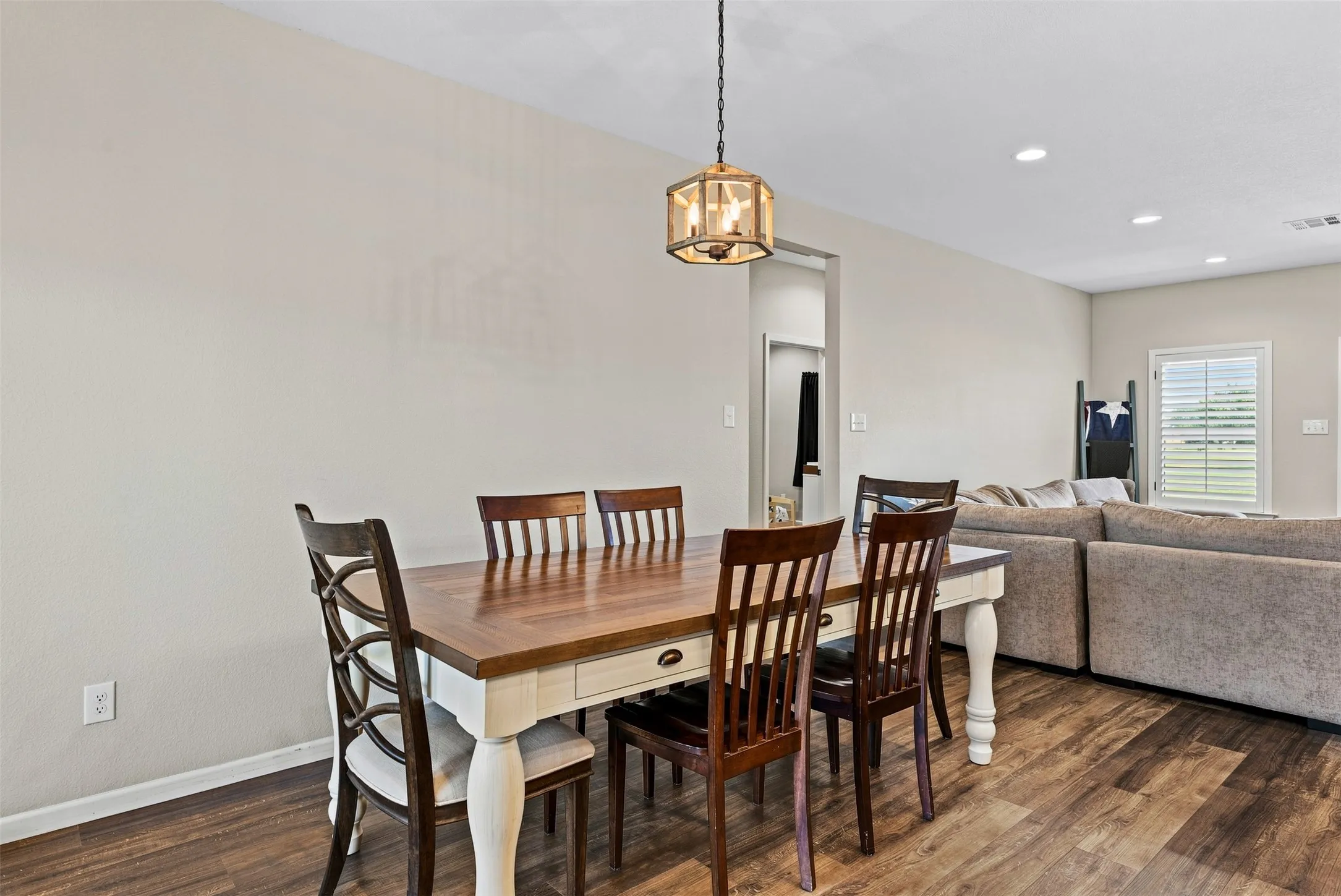 Single Family Residence For Sale in Mc Lennan County , 717 Dove Hill Lane, China Spring, Texas 76633, 3 Bedroom, 3 Bathroom, Garage spaces, 1,817 Sqft, built in 2021, mls#21355682, Real Estate Agent in China Spring, Homes For Sale in Mc Lennan county, Homes For Sale in China Spring, Realtor in China Spring Texas, Real Estate Brokerage Independent Realty Texas, Luminita Cordes Realtor