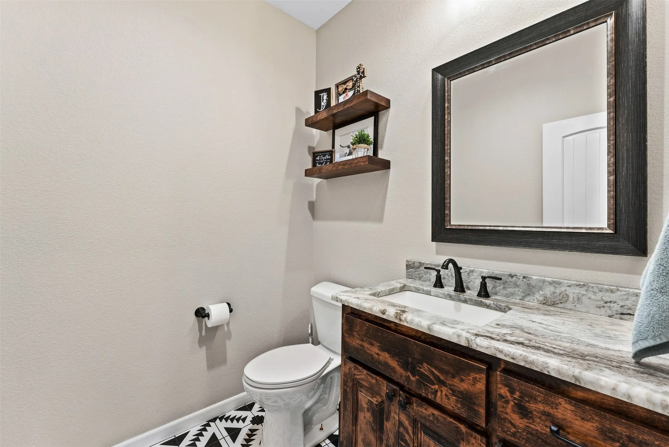 Single Family Residence For Sale in Mc Lennan County , 717 Dove Hill Lane, China Spring, Texas 76633, 3 Bedroom, 3 Bathroom, Garage spaces, 1,817 Sqft, built in 2021, mls#21355682, Real Estate Agent in China Spring, Homes For Sale in Mc Lennan county, Homes For Sale in China Spring, Realtor in China Spring Texas, Real Estate Brokerage Independent Realty Texas, Luminita Cordes Realtor