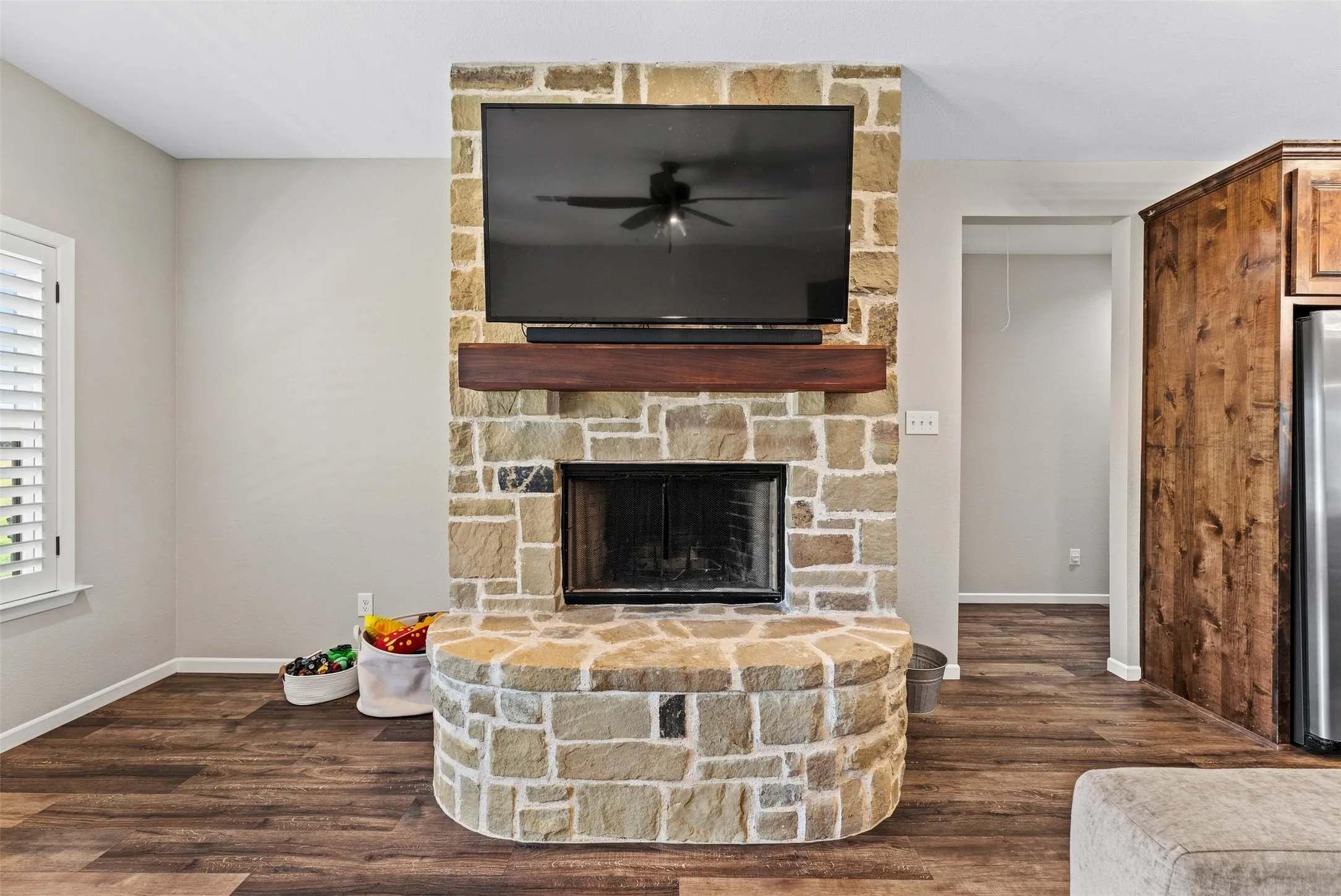 Single Family Residence For Sale in Mc Lennan County , 717 Dove Hill Lane, China Spring, Texas 76633, 3 Bedroom, 3 Bathroom, Garage spaces, 1,817 Sqft, built in 2021, mls#21355682, Real Estate Agent in China Spring, Homes For Sale in Mc Lennan county, Homes For Sale in China Spring, Realtor in China Spring Texas, Real Estate Brokerage Independent Realty Texas, Luminita Cordes Realtor