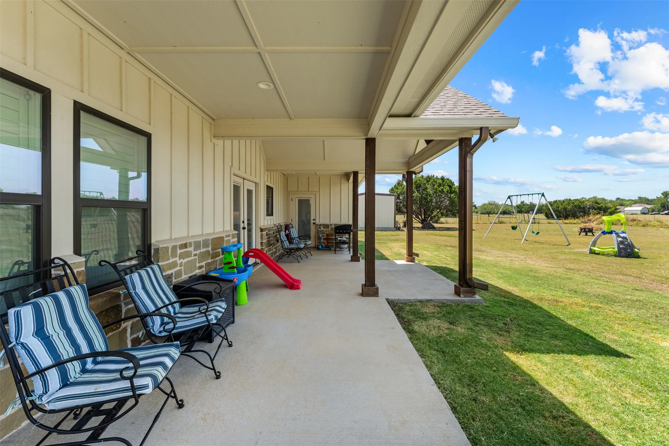 Single Family Residence For Sale in Mc Lennan County , 717 Dove Hill Lane, China Spring, Texas 76633, 3 Bedroom, 3 Bathroom, Garage spaces, 1,817 Sqft, built in 2021, mls#21355682, Real Estate Agent in China Spring, Homes For Sale in Mc Lennan county, Homes For Sale in China Spring, Realtor in China Spring Texas, Real Estate Brokerage Independent Realty Texas, Luminita Cordes Realtor