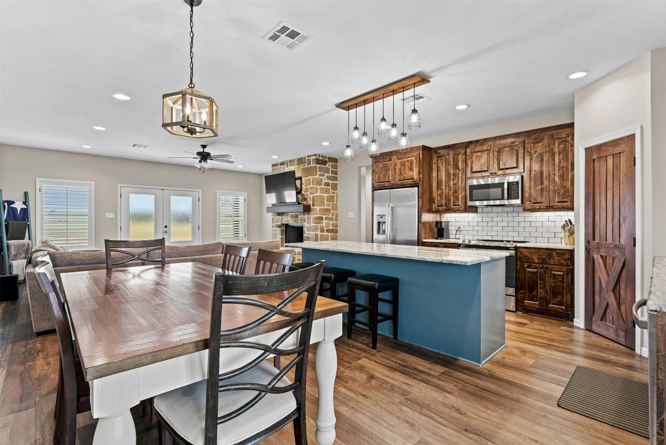Single Family Residence For Sale in Mc Lennan County , 717 Dove Hill Lane, China Spring, Texas 76633, 3 Bedroom, 3 Bathroom, Garage spaces, 1,817 Sqft, built in 2021, mls#21355682, Real Estate Agent in China Spring, Homes For Sale in Mc Lennan county, Homes For Sale in China Spring, Realtor in China Spring Texas, Real Estate Brokerage Independent Realty Texas, Luminita Cordes Realtor