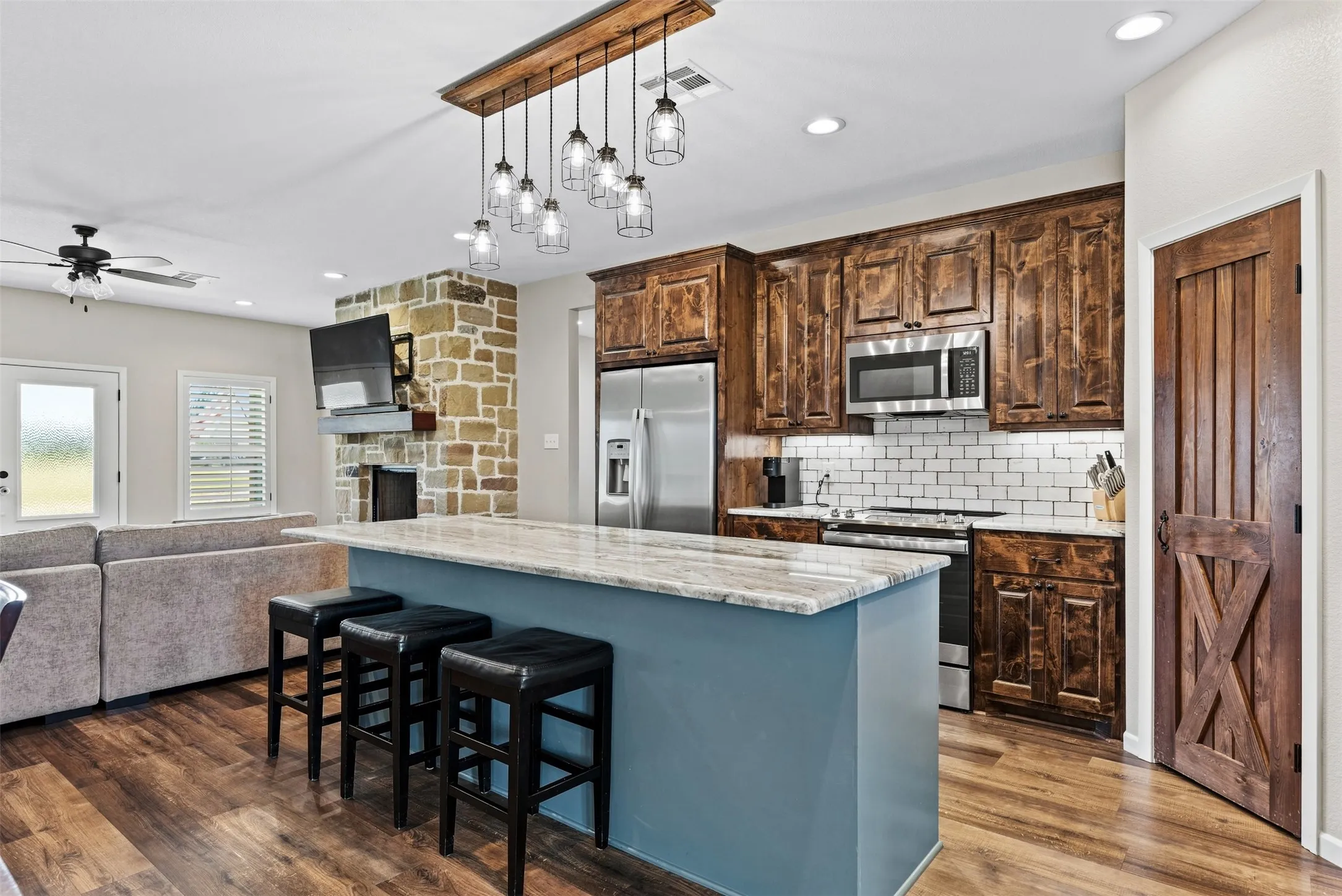 Single Family Residence For Sale in Mc Lennan County , 717 Dove Hill Lane, China Spring, Texas 76633, 3 Bedroom, 3 Bathroom, Garage spaces, 1,817 Sqft, built in 2021, mls#21355682, Real Estate Agent in China Spring, Homes For Sale in Mc Lennan county, Homes For Sale in China Spring, Realtor in China Spring Texas, Real Estate Brokerage Independent Realty Texas, Luminita Cordes Realtor