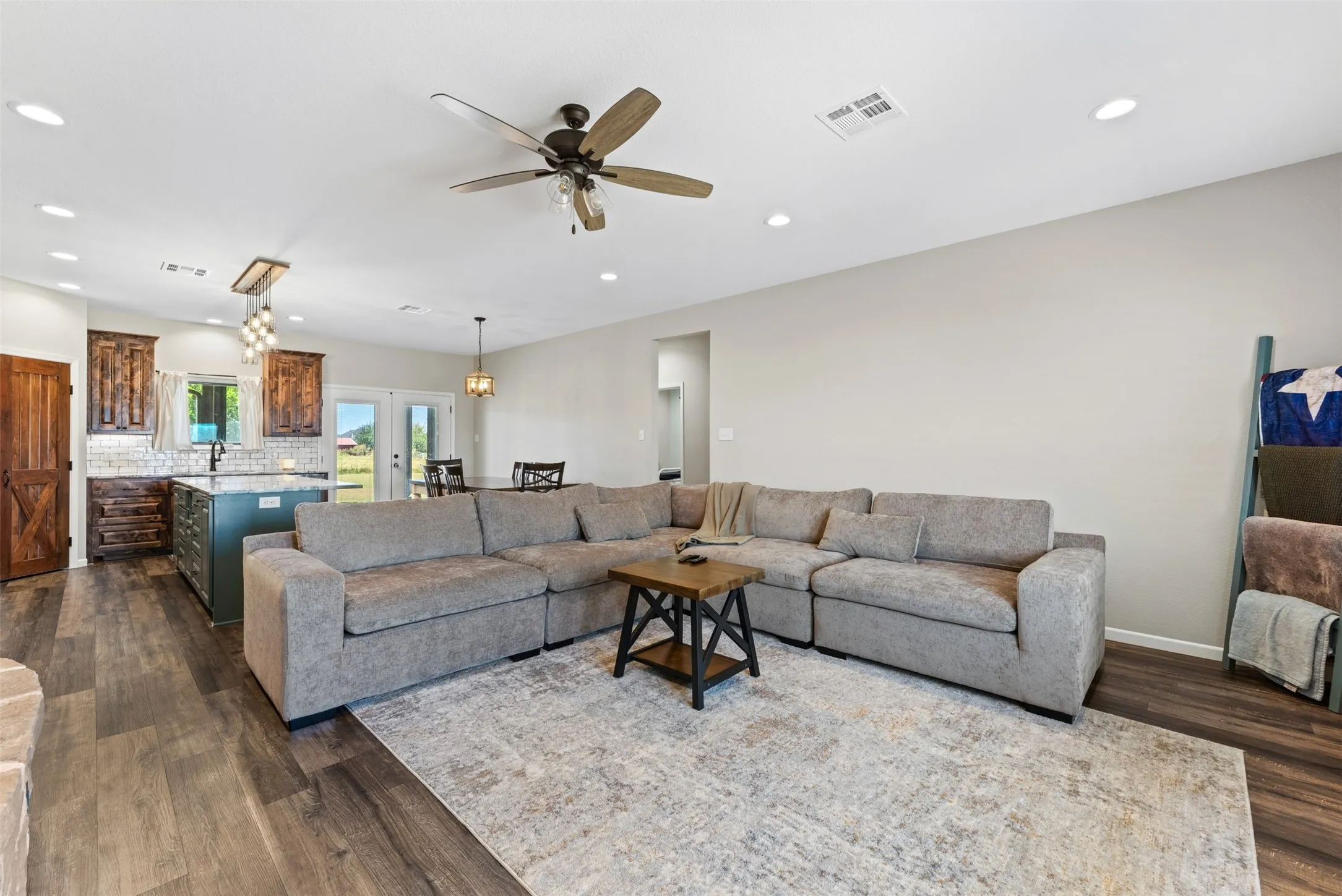 Single Family Residence For Sale in Mc Lennan County , 717 Dove Hill Lane, China Spring, Texas 76633, 3 Bedroom, 3 Bathroom, Garage spaces, 1,817 Sqft, built in 2021, mls#21355682, Real Estate Agent in China Spring, Homes For Sale in Mc Lennan county, Homes For Sale in China Spring, Realtor in China Spring Texas, Real Estate Brokerage Independent Realty Texas, Luminita Cordes Realtor