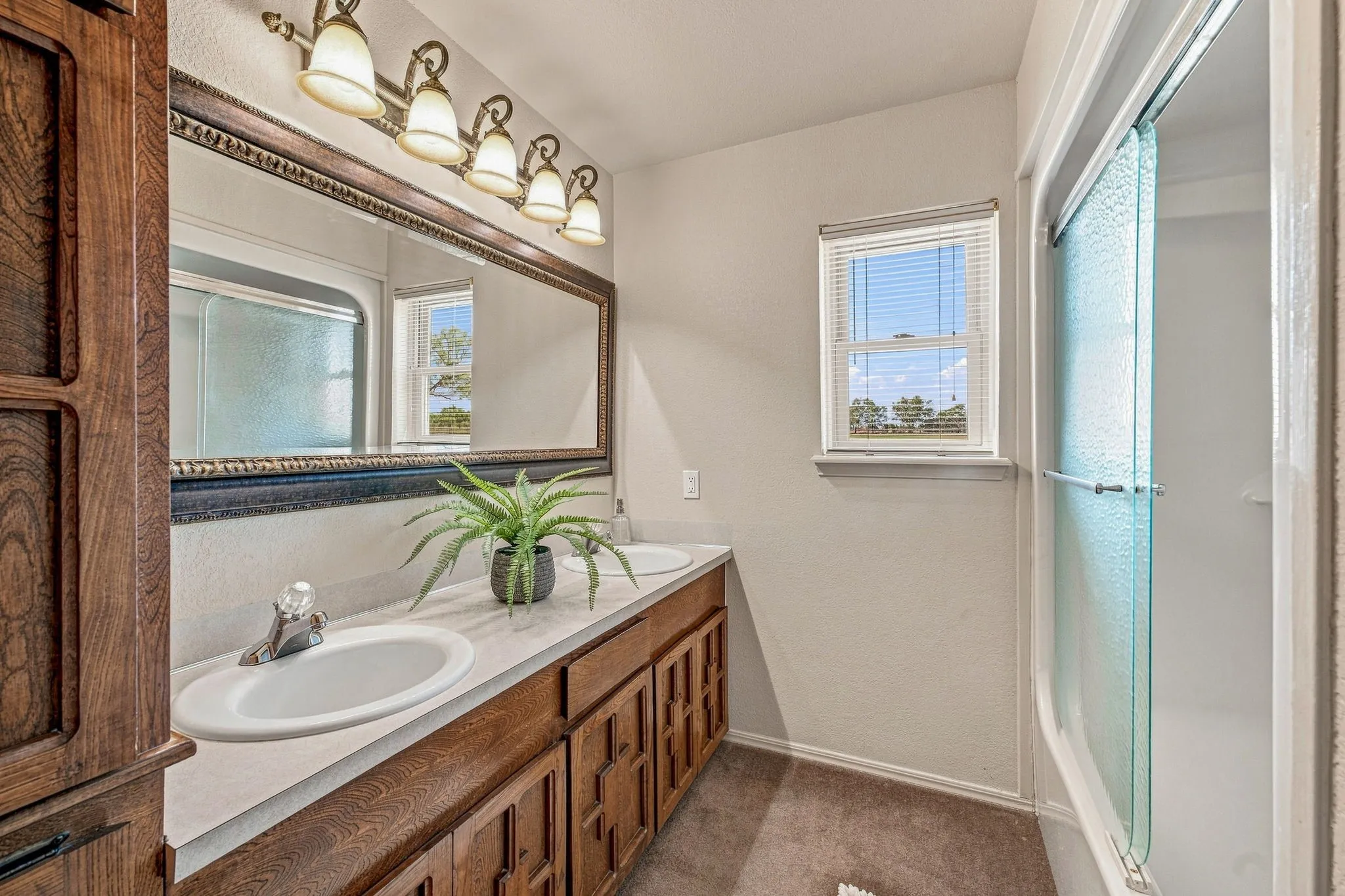 Single Family Residence For Sale in Young County , 1070 FM 3329, Olney, Texas 76374, 4 Bedroom, 3 Bathroom, 3 Garage spaces, 4,000 Sqft, built in 1979, mls#21357869, Real Estate Agent in Olney, Homes For Sale in Young county, Homes For Sale in Olney, Realtor in Olney Texas, Real Estate Brokerage Independent Realty Texas, Luminita Cordes Realtor