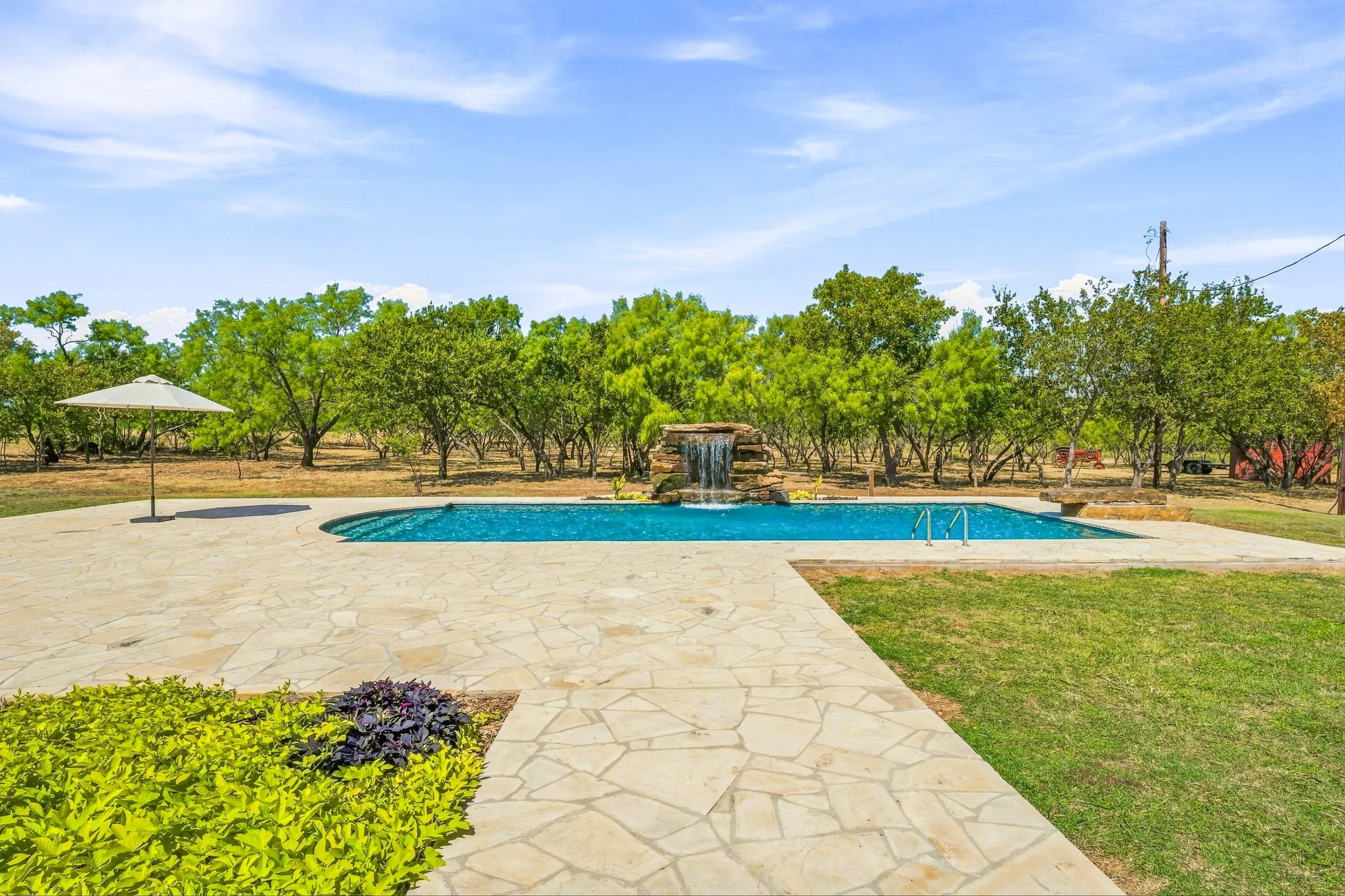 Single Family Residence For Sale in Young County , 1070 FM 3329, Olney, Texas 76374, 4 Bedroom, 3 Bathroom, 3 Garage spaces, 4,000 Sqft, built in 1979, mls#21357869, Real Estate Agent in Olney, Homes For Sale in Young county, Homes For Sale in Olney, Realtor in Olney Texas, Real Estate Brokerage Independent Realty Texas, Luminita Cordes Realtor