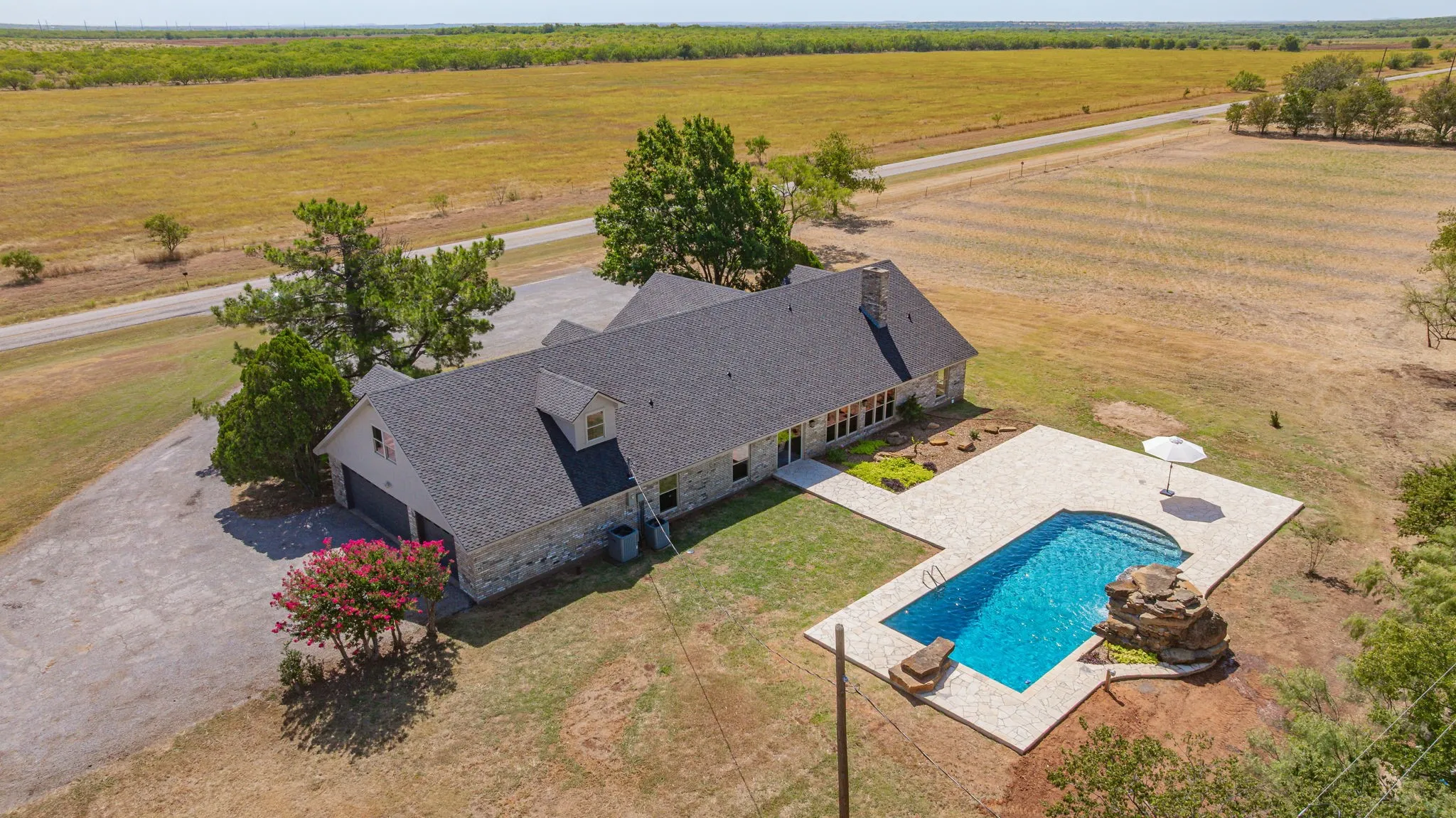 Single Family Residence For Sale in Young County , 1070 FM 3329, Olney, Texas 76374, 4 Bedroom, 3 Bathroom, 3 Garage spaces, 4,000 Sqft, built in 1979, mls#21357869, Real Estate Agent in Olney, Homes For Sale in Young county, Homes For Sale in Olney, Realtor in Olney Texas, Real Estate Brokerage Independent Realty Texas, Luminita Cordes Realtor
