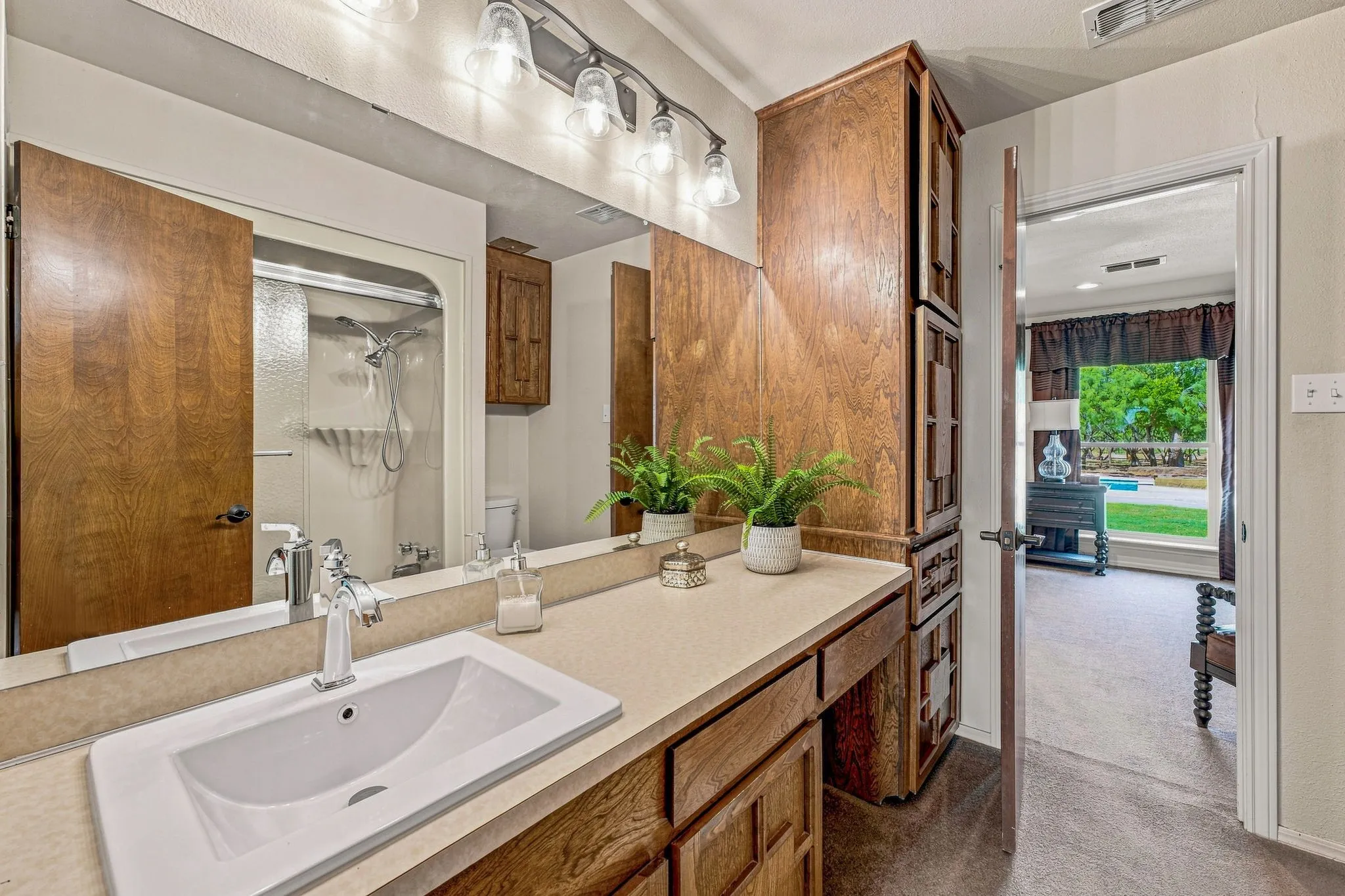 Single Family Residence For Sale in Young County , 1070 FM 3329, Olney, Texas 76374, 4 Bedroom, 3 Bathroom, 3 Garage spaces, 4,000 Sqft, built in 1979, mls#21357869, Real Estate Agent in Olney, Homes For Sale in Young county, Homes For Sale in Olney, Realtor in Olney Texas, Real Estate Brokerage Independent Realty Texas, Luminita Cordes Realtor