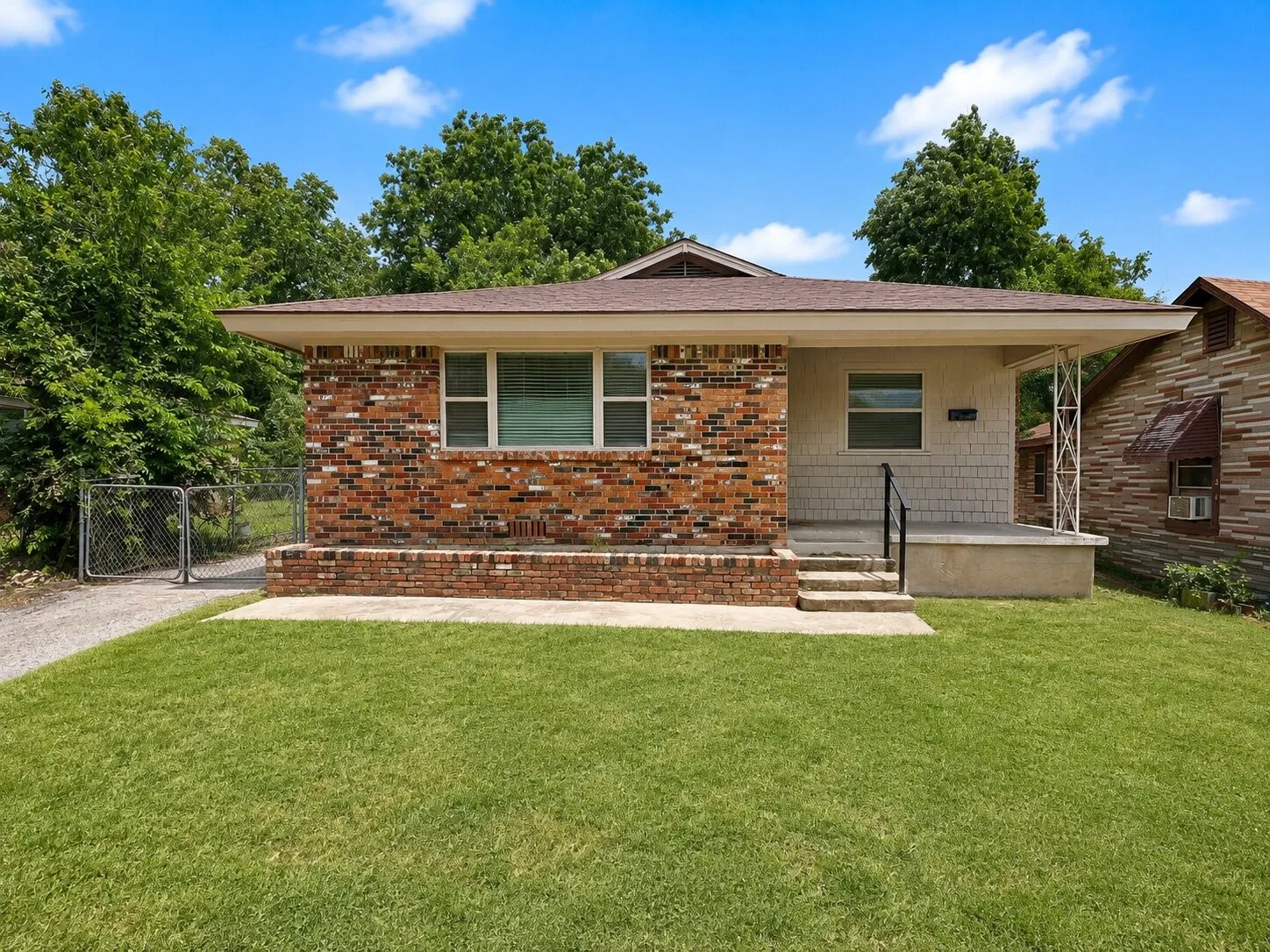 Single Family Residence For Sale in Tarrant County , 5312 Libbey Avenue, Fort Worth, Texas 76107, 3 Bedroom, 2 Bathroom, 2 Garage spaces, 1,392 Sqft, built in 1967, mls#21357747, Real Estate Agent in Fort Worth, Homes For Sale in Tarrant county, Homes For Sale in Fort Worth, Realtor in Fort Worth Texas, Real Estate Brokerage Independent Realty Texas, Luminita Cordes Realtor
