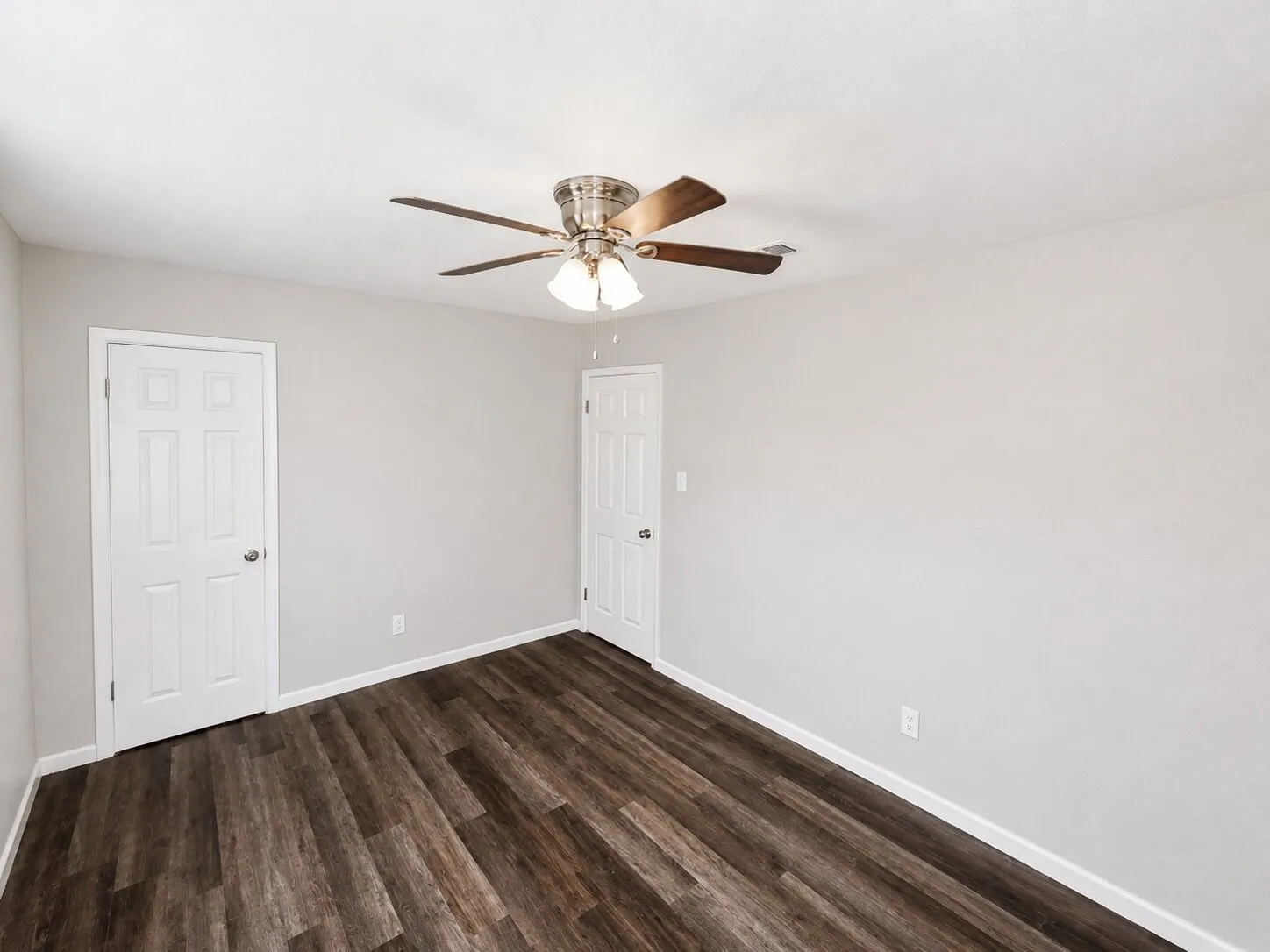Single Family Residence For Sale in Tarrant County , 5312 Libbey Avenue, Fort Worth, Texas 76107, 3 Bedroom, 2 Bathroom, 2 Garage spaces, 1,392 Sqft, built in 1967, mls#21357747, Real Estate Agent in Fort Worth, Homes For Sale in Tarrant county, Homes For Sale in Fort Worth, Realtor in Fort Worth Texas, Real Estate Brokerage Independent Realty Texas, Luminita Cordes Realtor