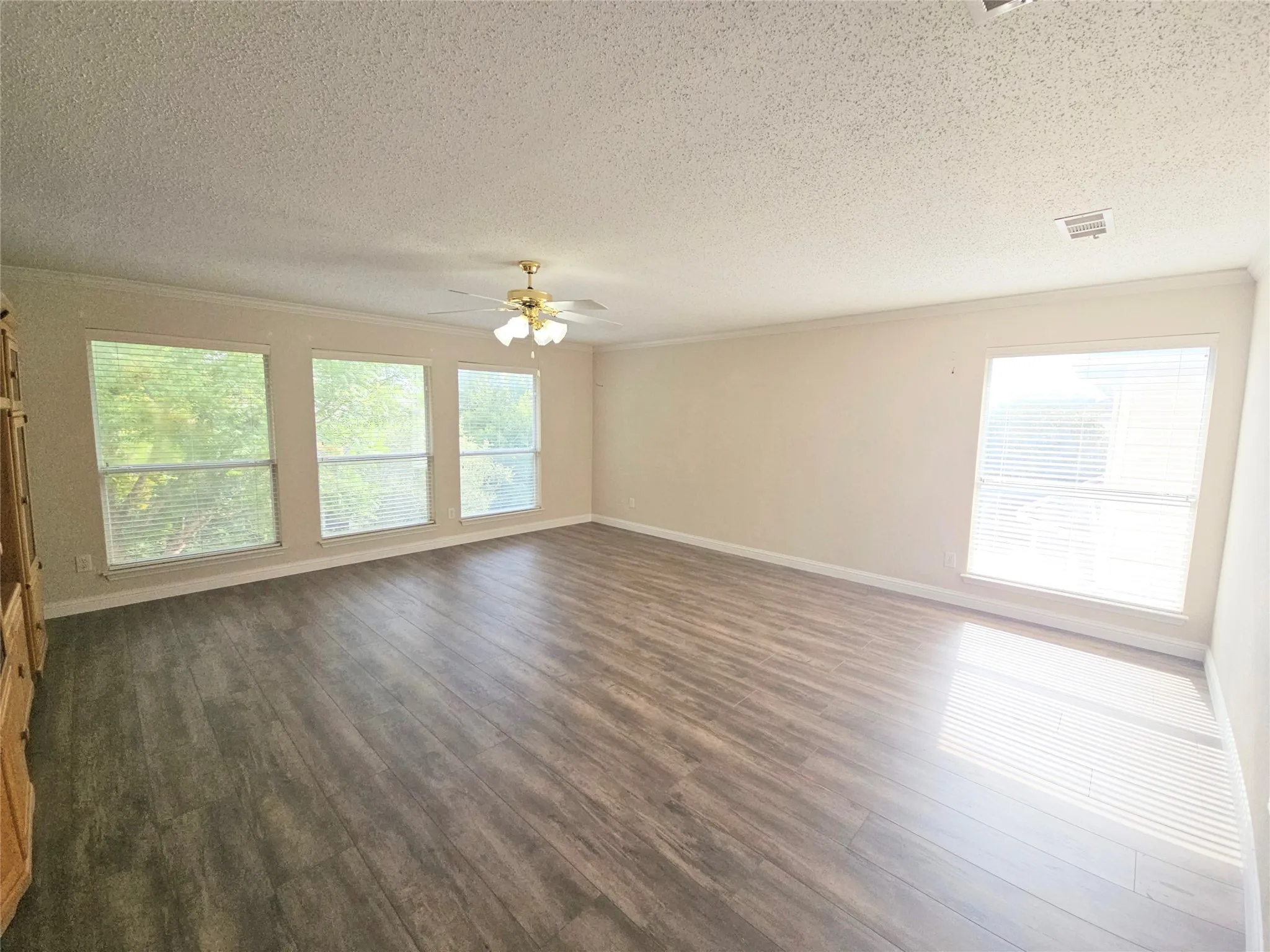 Single Family Residence For Rent in Tarrant County , 4605 Buffalo Bend Place, Fort Worth, Texas 76137, 4 Bedroom, 4 Bathroom, 2 Garage spaces, 2,724 Sqft, built in 1999, mls#21357872, Real Estate Agent in Fort Worth, Homes For Rent in Tarrant county, Homes For Rent in Fort Worth, Realtor in Fort Worth Texas, Real Estate Brokerage Independent Realty Texas, Luminita Cordes Realtor