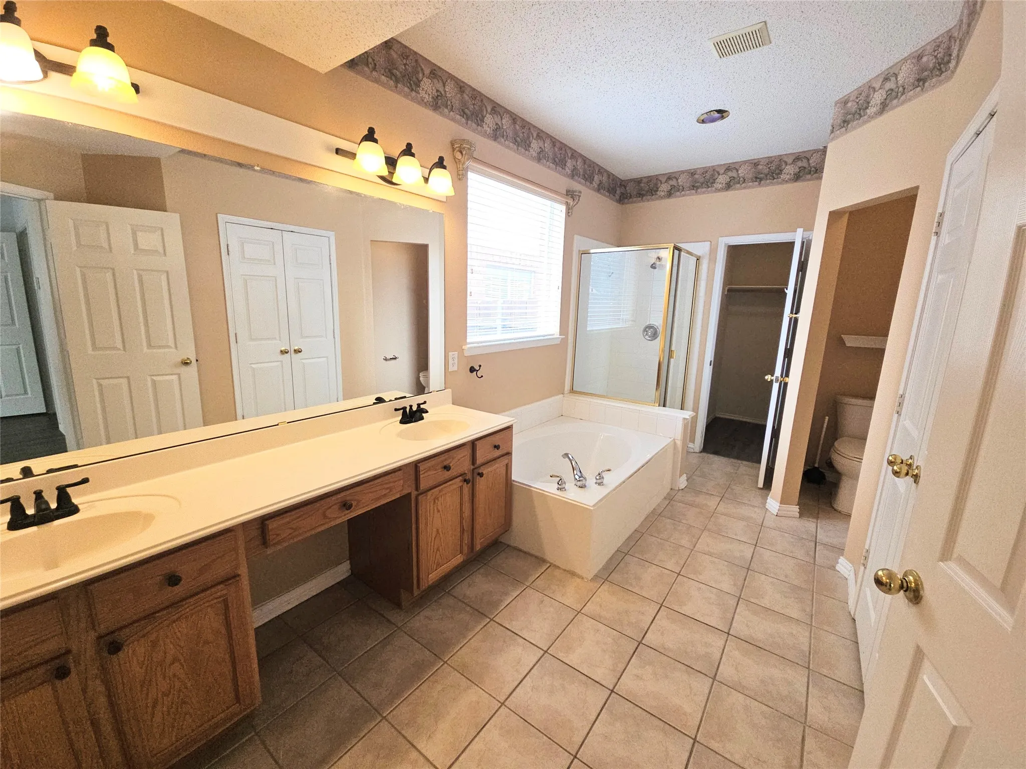 Single Family Residence For Rent in Tarrant County , 4605 Buffalo Bend Place, Fort Worth, Texas 76137, 4 Bedroom, 4 Bathroom, 2 Garage spaces, 2,724 Sqft, built in 1999, mls#21357872, Real Estate Agent in Fort Worth, Homes For Rent in Tarrant county, Homes For Rent in Fort Worth, Realtor in Fort Worth Texas, Real Estate Brokerage Independent Realty Texas, Luminita Cordes Realtor