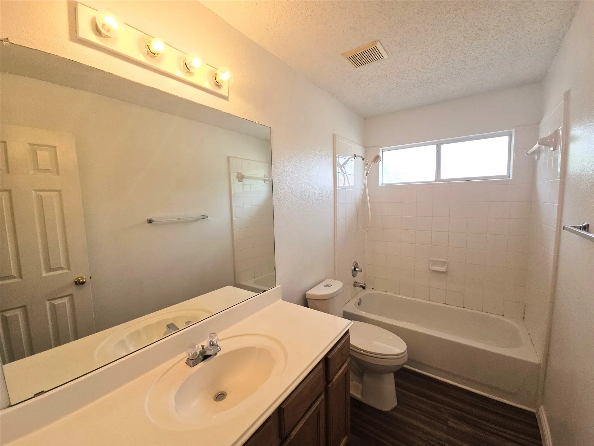Single Family Residence For Rent in Tarrant County , 4605 Buffalo Bend Place, Fort Worth, Texas 76137, 4 Bedroom, 4 Bathroom, 2 Garage spaces, 2,724 Sqft, built in 1999, mls#21357872, Real Estate Agent in Fort Worth, Homes For Rent in Tarrant county, Homes For Rent in Fort Worth, Realtor in Fort Worth Texas, Real Estate Brokerage Independent Realty Texas, Luminita Cordes Realtor